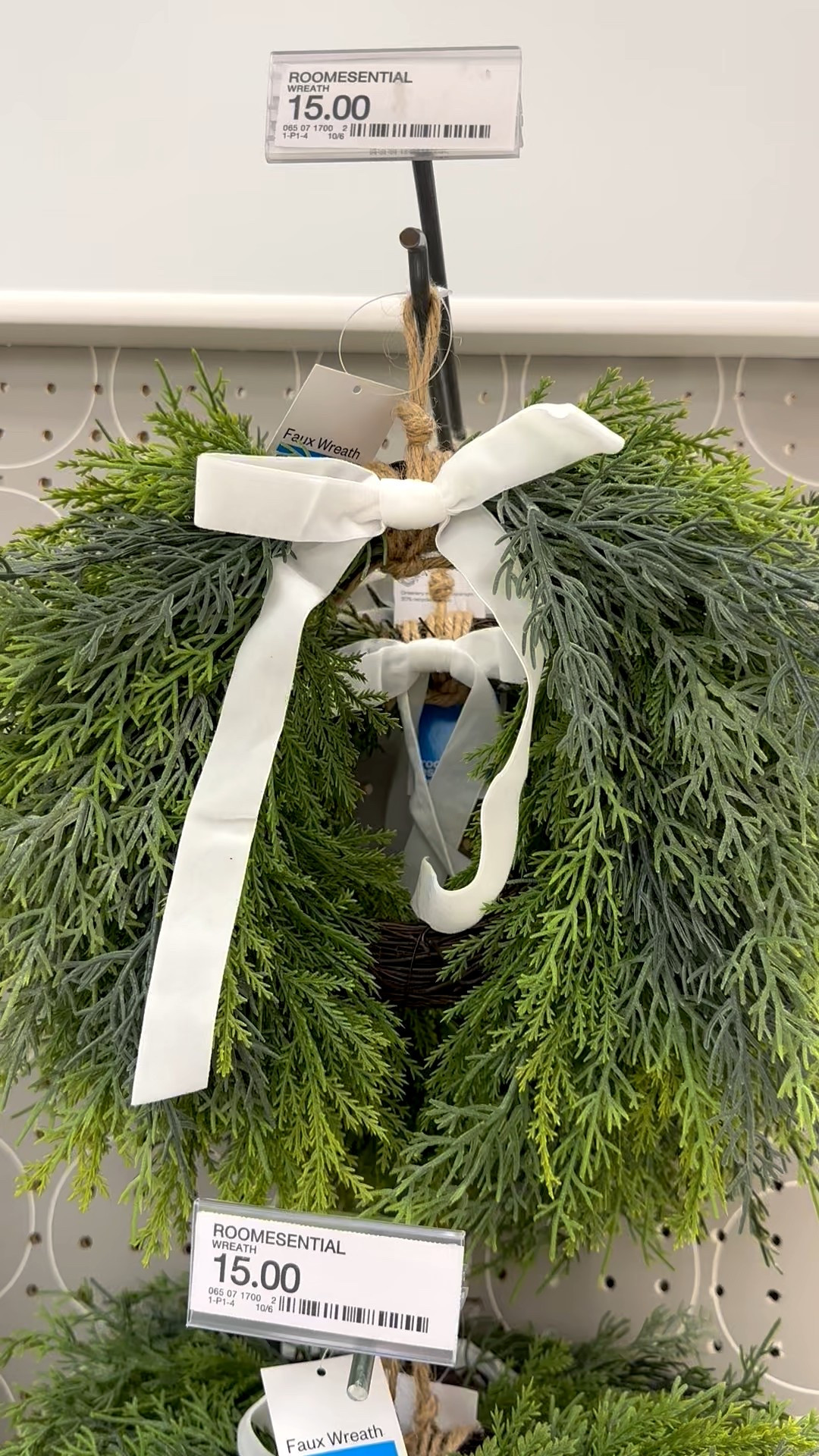 Love these small wreaths from Target! Perfect for windows or to hang on bar stool island chairs 



#LTKSeasonal #LTKHoliday #LTKHome