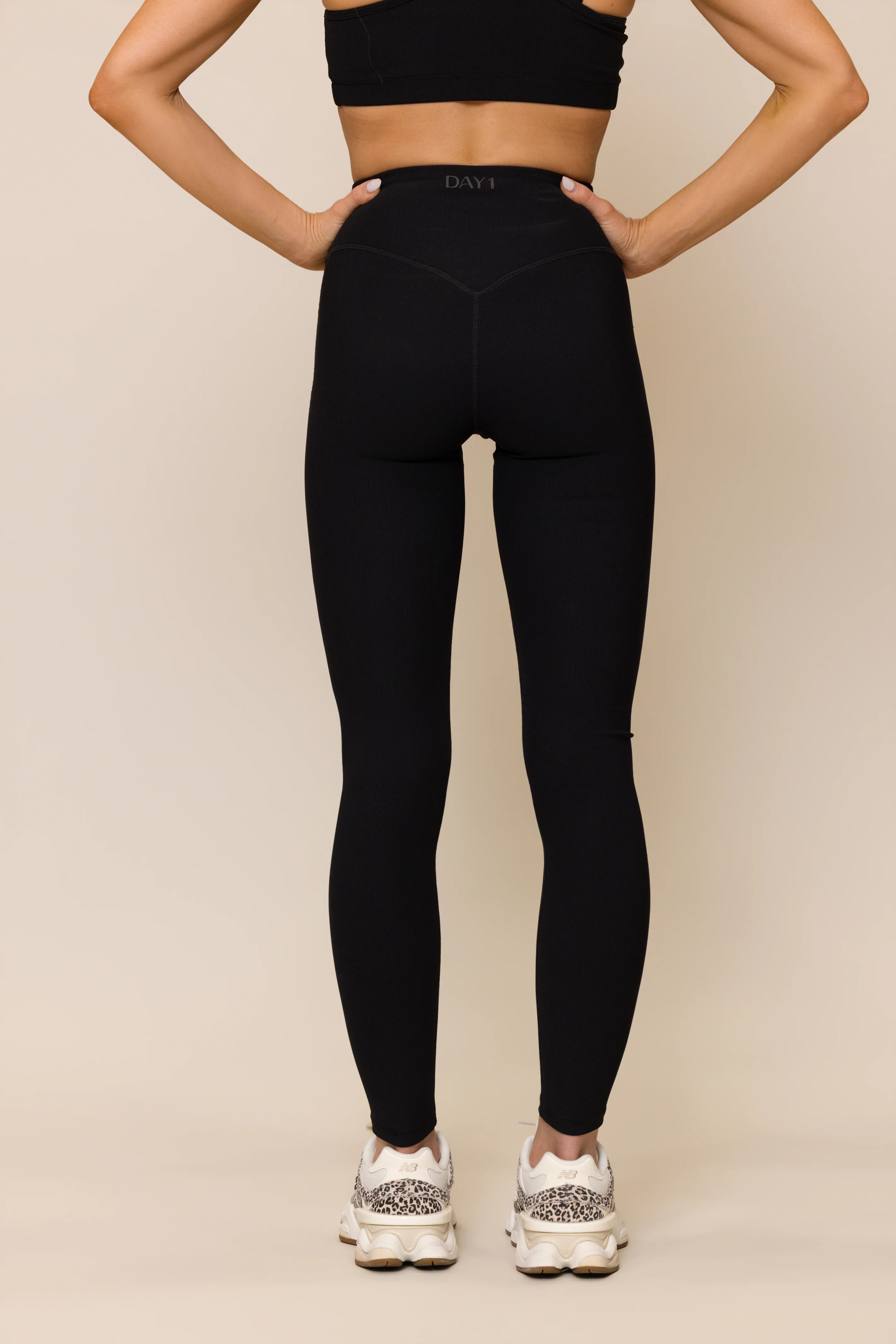 Elevate Ribbed Legging | Day1 Fitness
