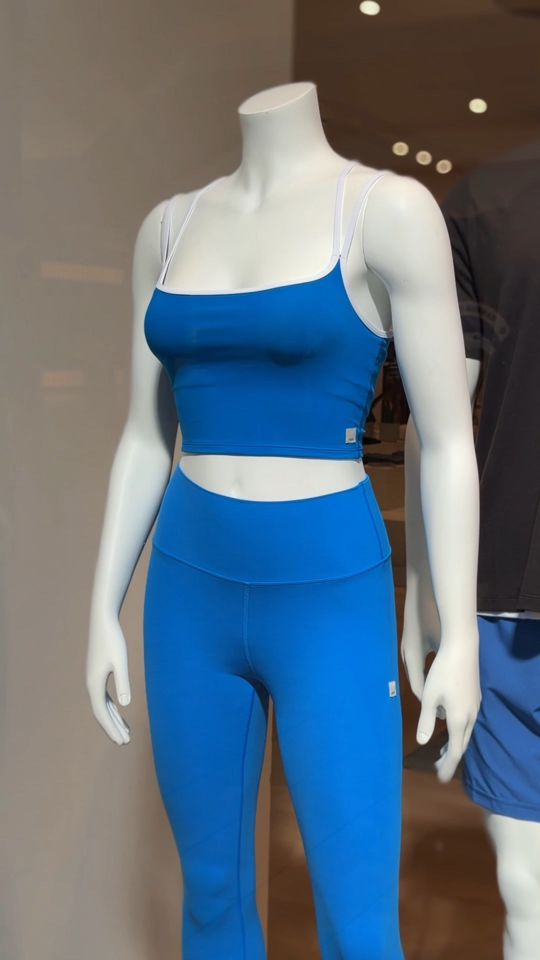 New @Vuori US  collection in limited regatta blue color is just breathtaking! Pieces are selling out. This color looks much better in person, I promise  💙🥹

Blue leggings • blue top • spring activewear • sale

#LTKActive #LTKSpringSale #LTKfitnessgoals