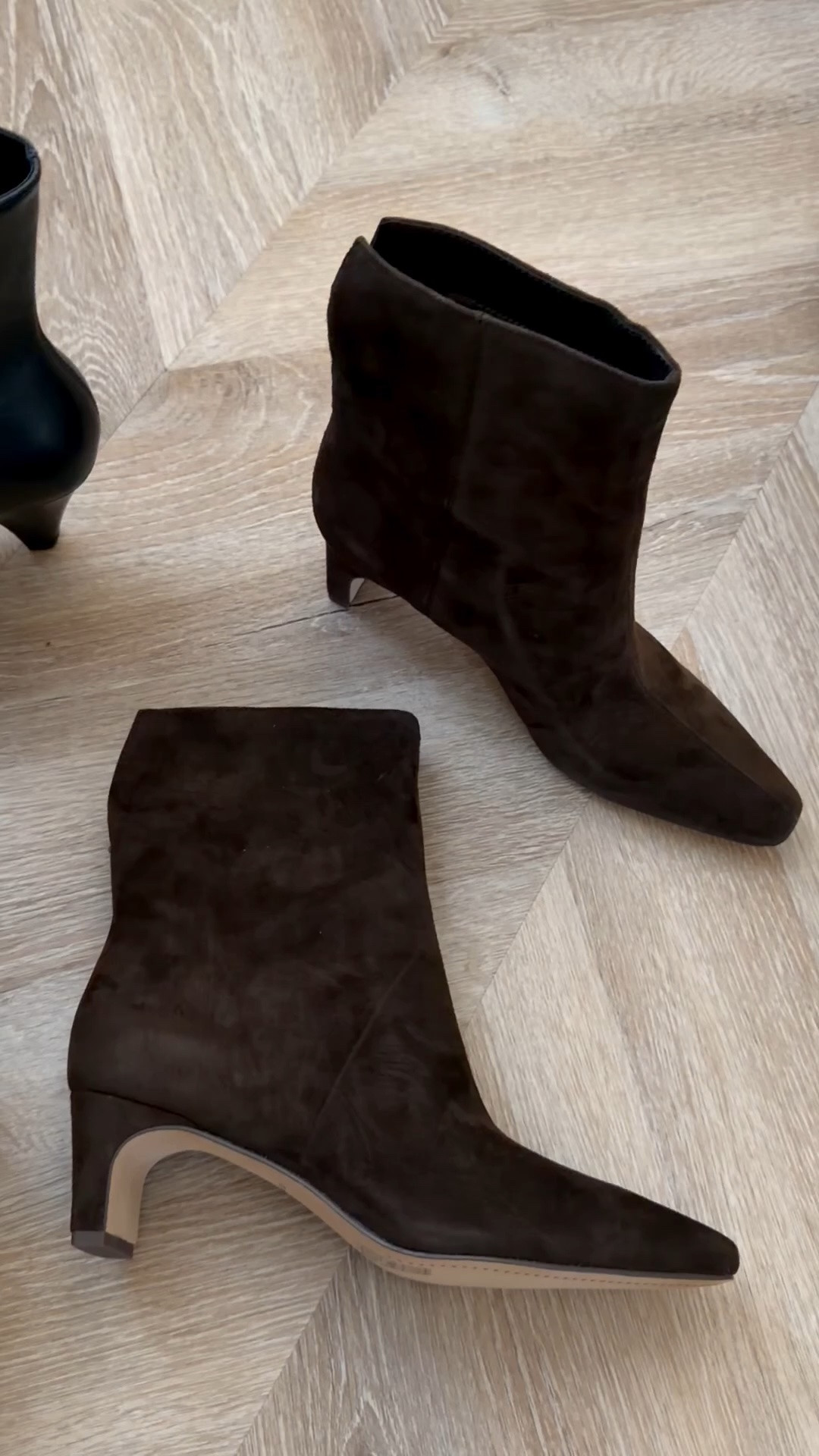 New arrivals for fall! 🤎🍂🤌🏼
Comfy, on trend and popular! 
Trending now! 
@dolcevita

Fall boots. Fall style. Fall booties. Suede.
