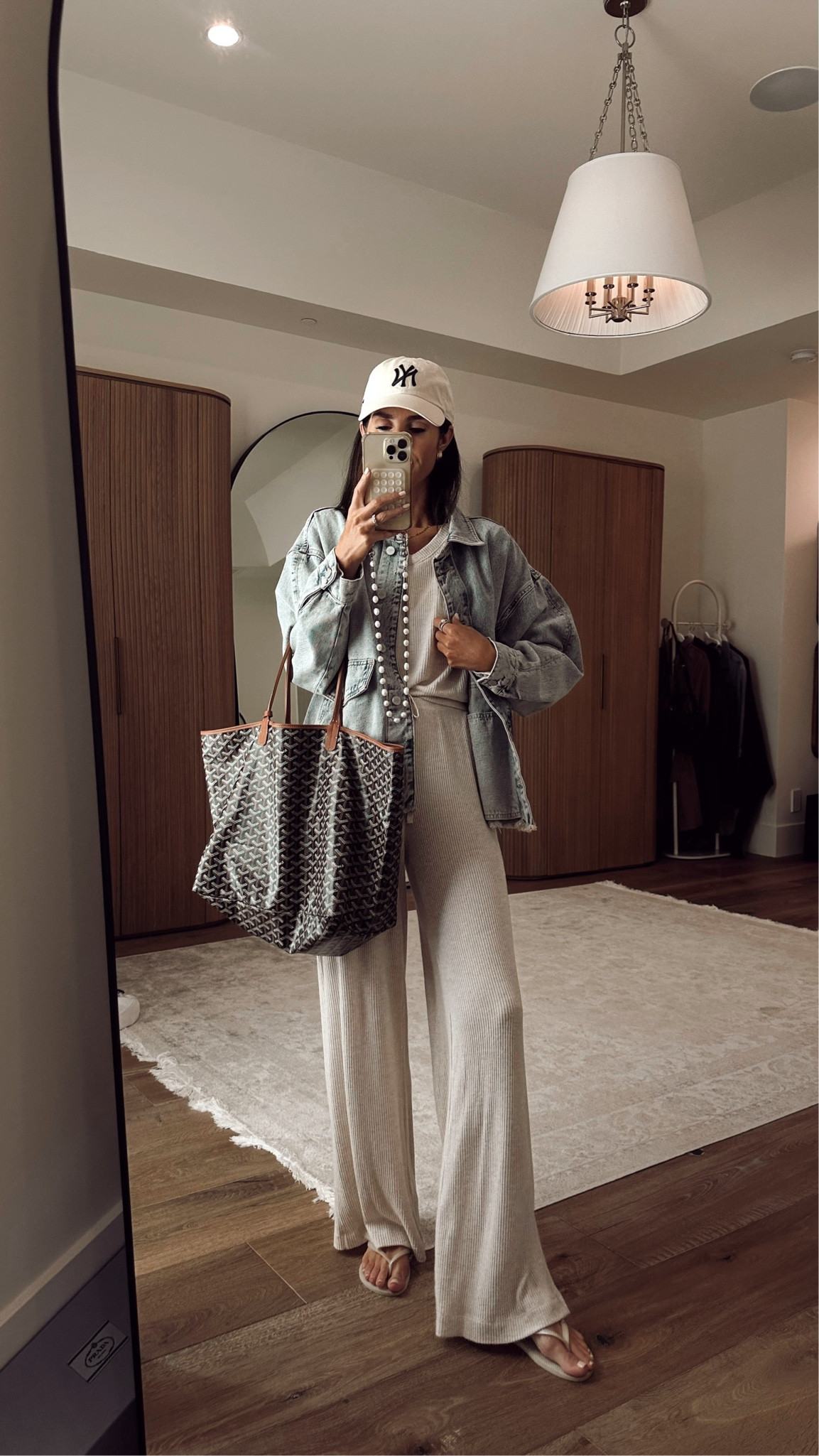 What l wore! I'm just shy of 5'7 wearing the size extra small pants and small top #stylinbyaylin #aylin

#LTKActive #LTKSeasonal #LTKStyleTip