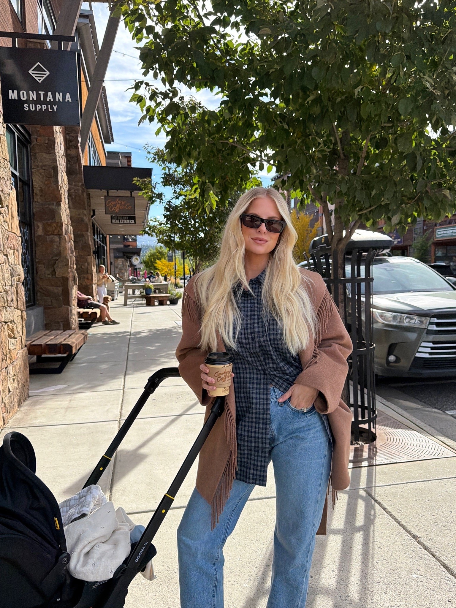SIZE: small in top, med in jacket, 28 in jeans! #kathleenpost

Mountain vacay outfit, mountain chic vibes, fall outfit inspo, fall fashion

#LTKootd #LTKTravel #LTKSeasonal