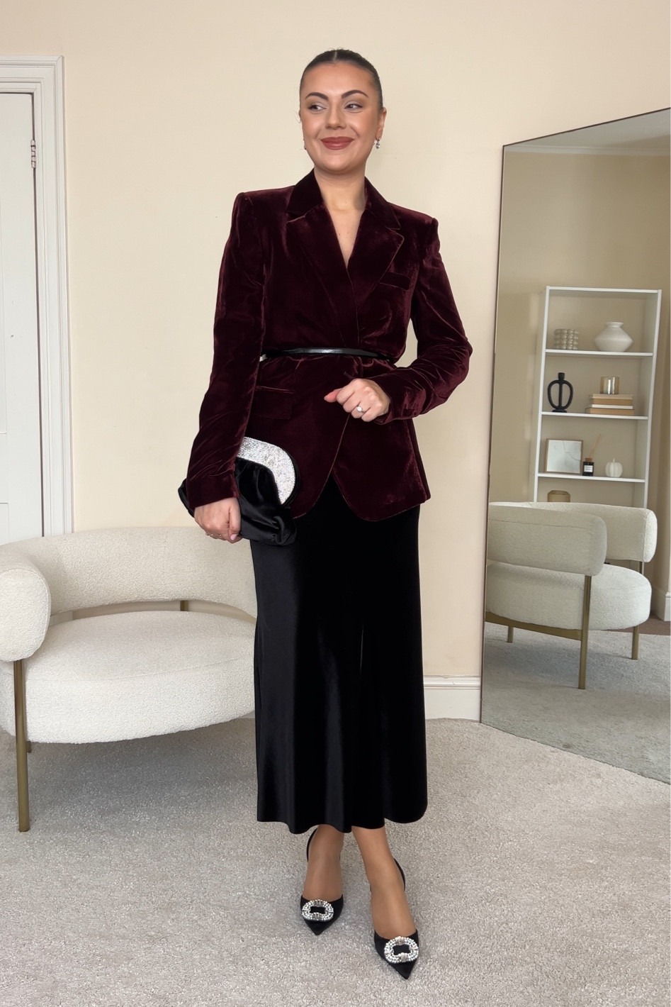 Festive season outfit. Christmas party outfit.
Blazer is from Mango, wearing size M.
Skirt is from Zara, wearing size S, ref.9211/887.
Heels are from Mango.
Bag is from River Island.

#LTKHoliday #LTKparties #LTKCyberSaleUK