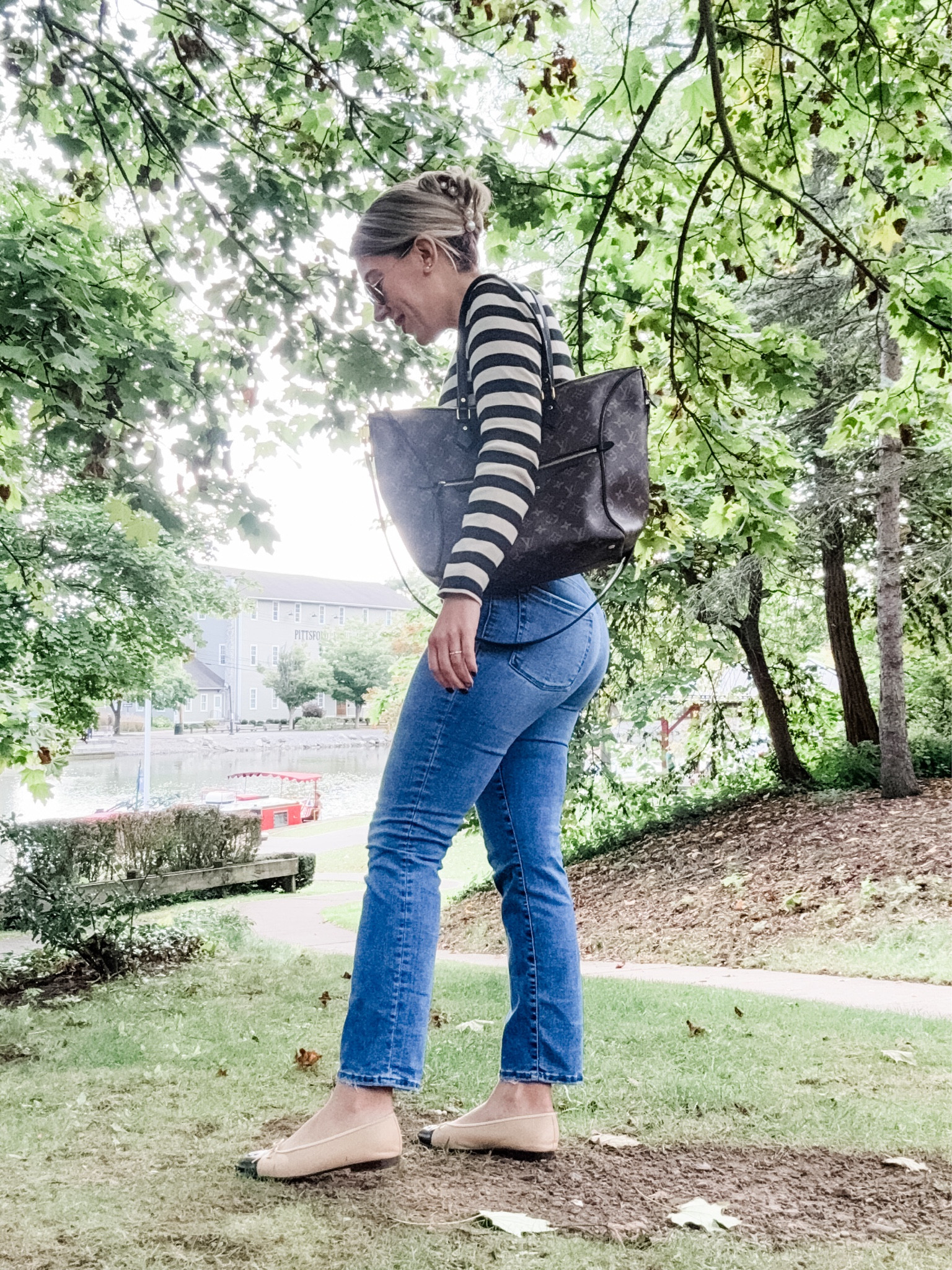 Fall Days🍁
#denim #balletflats #luxury

#LTKSeasonal #LTKItBag #LTKStyleTip