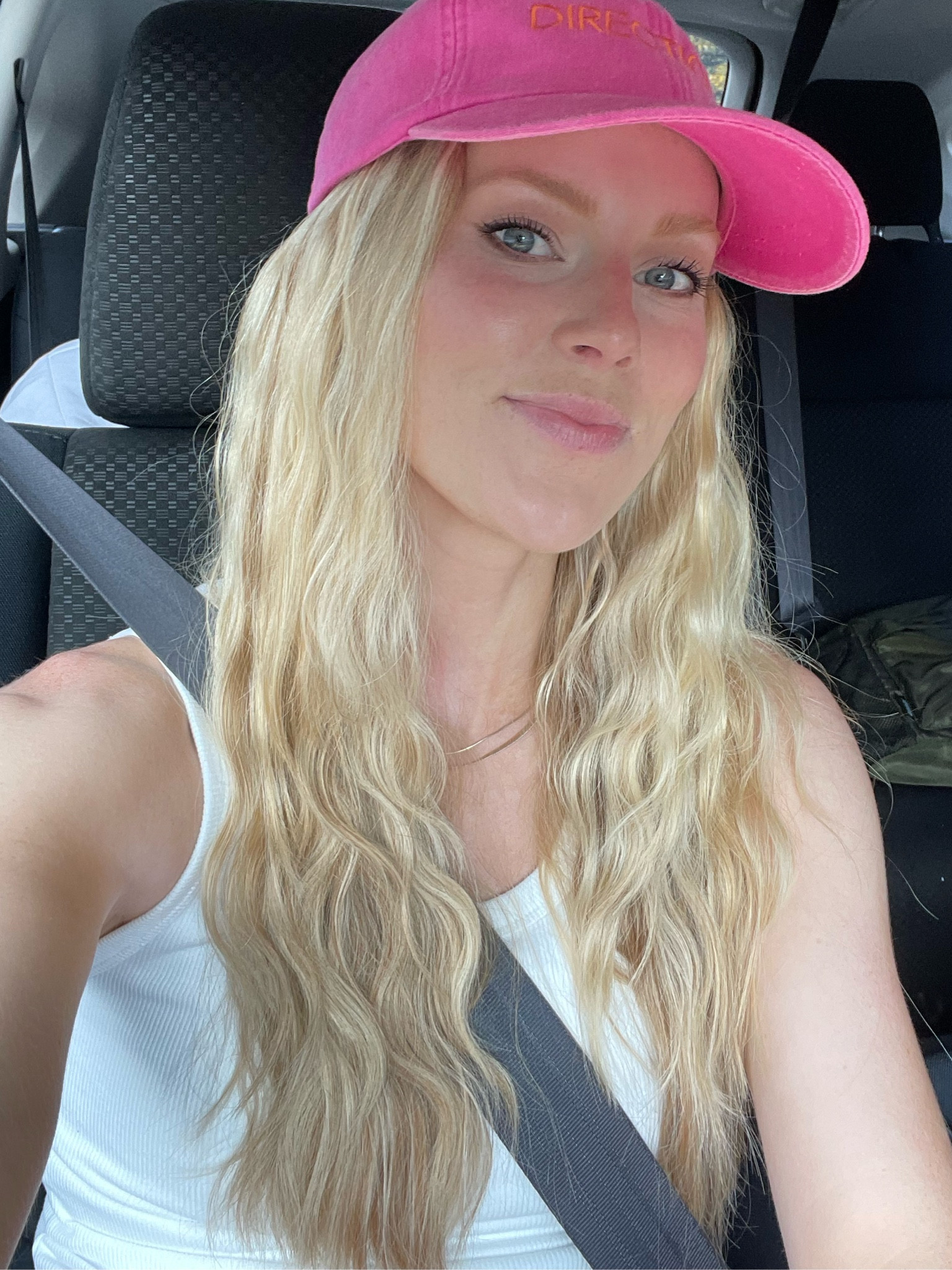 Beachy waves!  Bedhead styler.  This style is easy to get several days of wear out of.

Dry texture spray + shine spray for finishing!  Both smell heavenly.

#hair #beachwaves