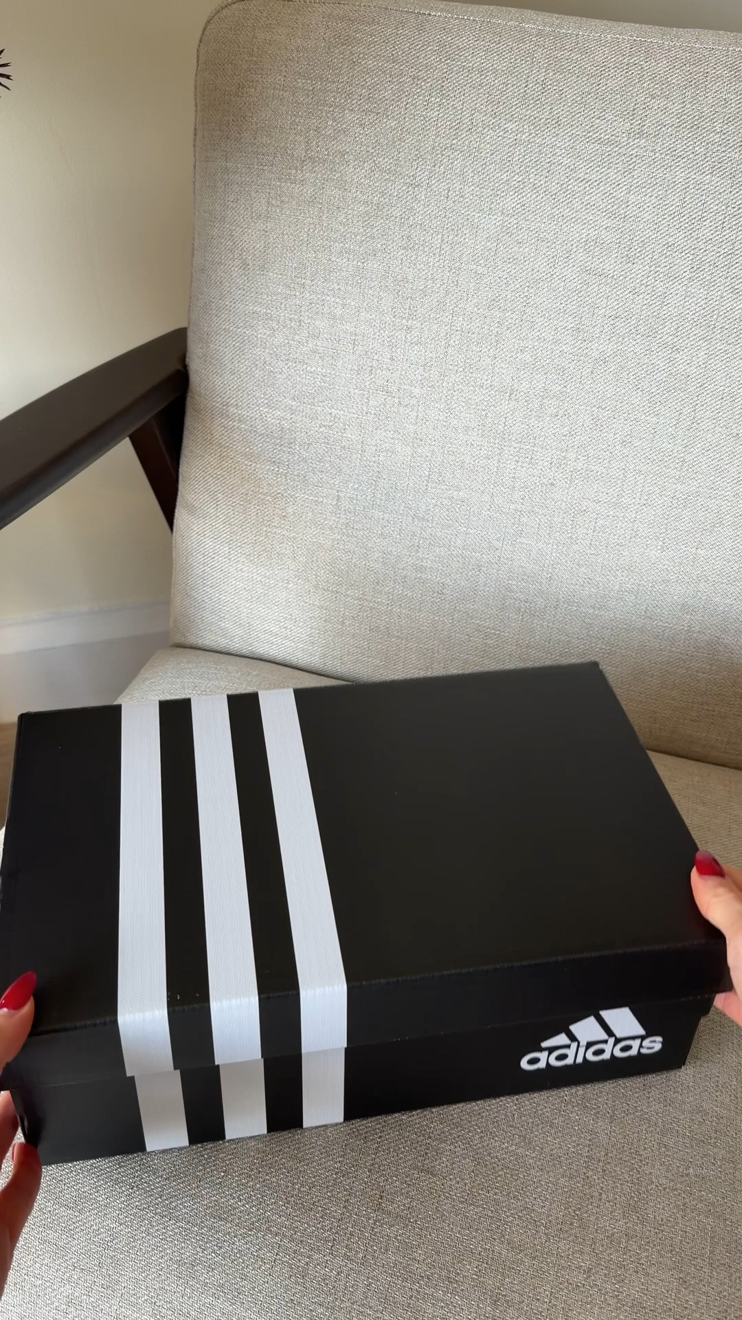 Unbox the adistar control 5 silver trainers with me
AD @adidas #createdwithadidas 