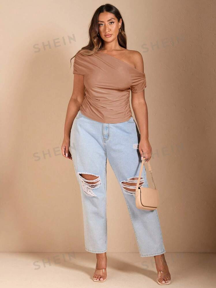 SHEIN BAE Plus Size Women Asymmetrical Neck Short Sleeve Black T-Shirt | SHEIN