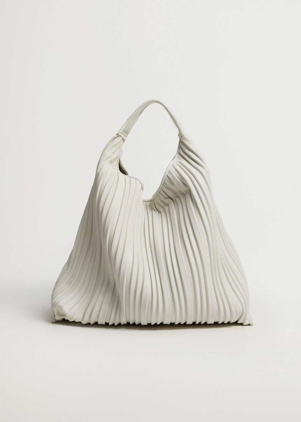 Pleated bucket bag | MANGO (US)