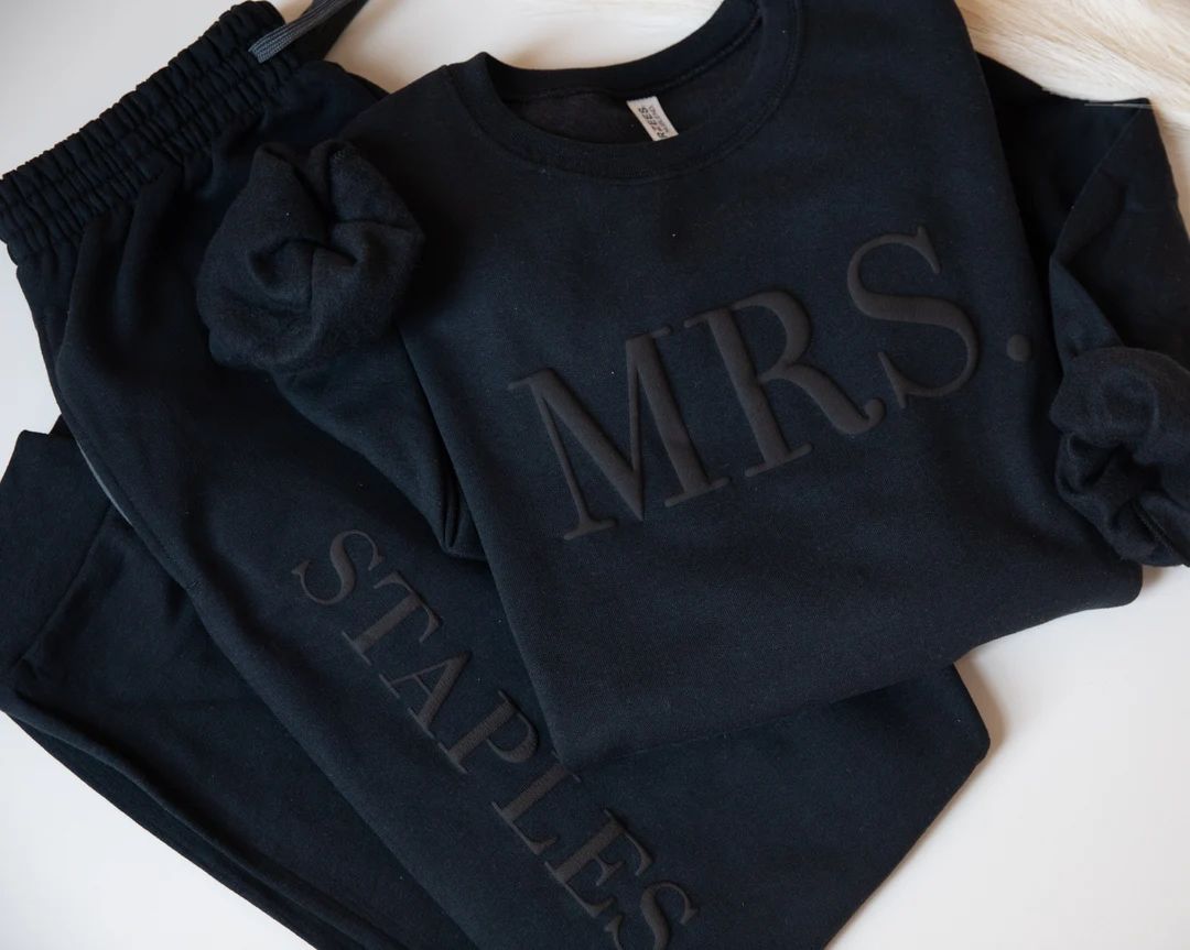 Custom Embossed Bridal Gift, Mrs. Sweatshirt, New Mrs. Pullover, Bride Sweatshirt, Bride to Be Sw... | Etsy (US)