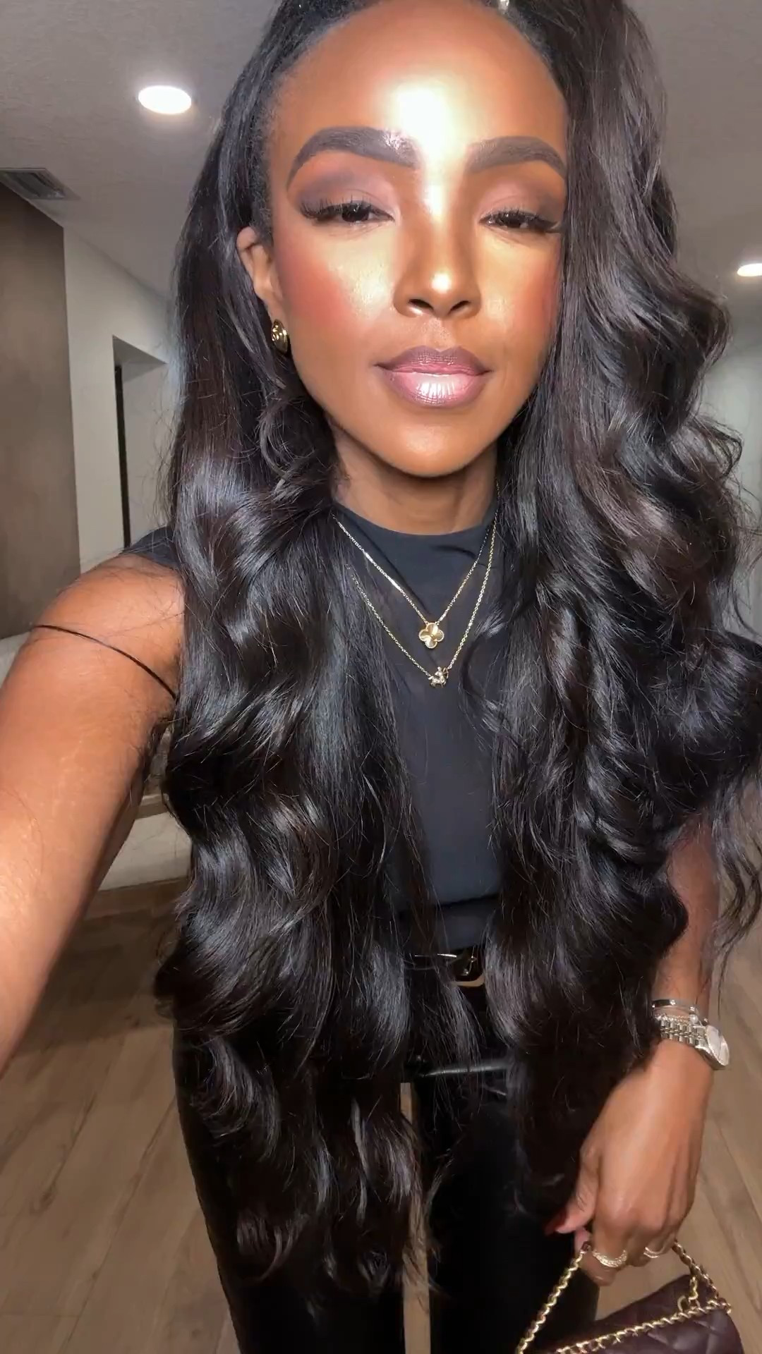 Chic All-Black Night Out — Sleek, confident, and elevated. This look combines a fitted mock-neck top with luxe faux leather pants for the perfect blend of edge and sophistication. The gold details and structured mini bag add that refined, feminine touch.  

✨ Style tip: keep accessories minimal and let the texture contrast between leather and gold do the talking.  

Perfect for: dinner dates, night events, or any chic evening out.  

📏 Sizing: Wearing size S | Pants are true to size with slight stretch.  

Tap to shop this full look instantly and save it for your next night-out inspo!  

Follow my Instagram @kirasfashionfinds on the @shop.LTK app to view this post and get my exclusive app-only content!  

#LTKNightOut #LTKEveningStyle #LTKChicOutfits

