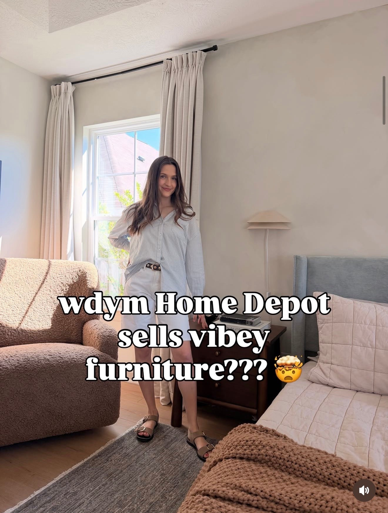 Home Depot apparentlyyyy has good furniture finds?! 😍

Swapped out the knobs on my nightstands & now they’re a viiiibe!!