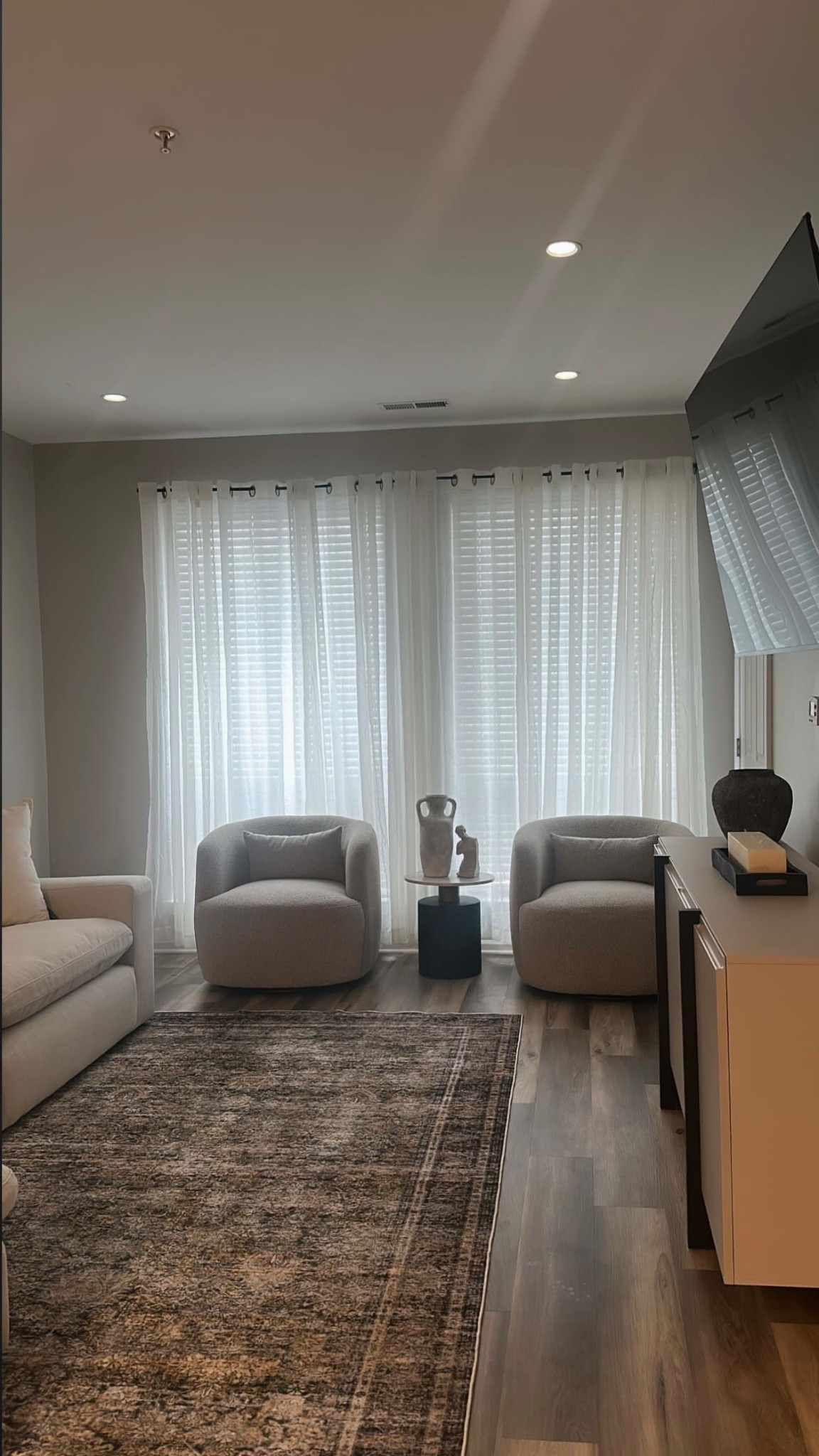 Mid century Living room 


#LTKSeasonal #LTKHome