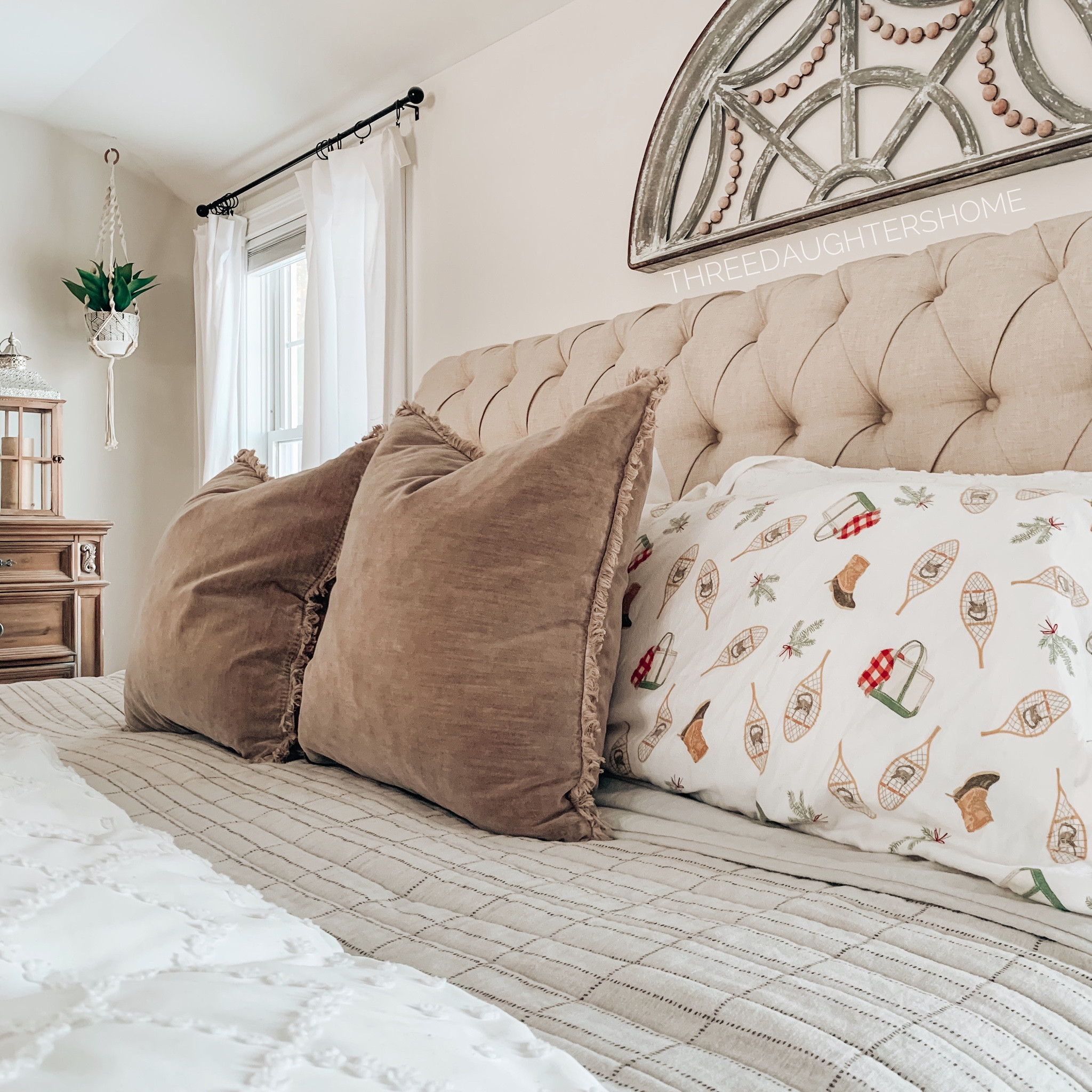 master bedroom, bedroom inspo, ll bean, fleece sheets, upholstered bed, sleigh bed, spring refresh, mattress topper, duvet cover, down comforter, quilt, neutral decor, Sara Fitz, neutral home

#LTKSale #LTKstyletip #LTKhome