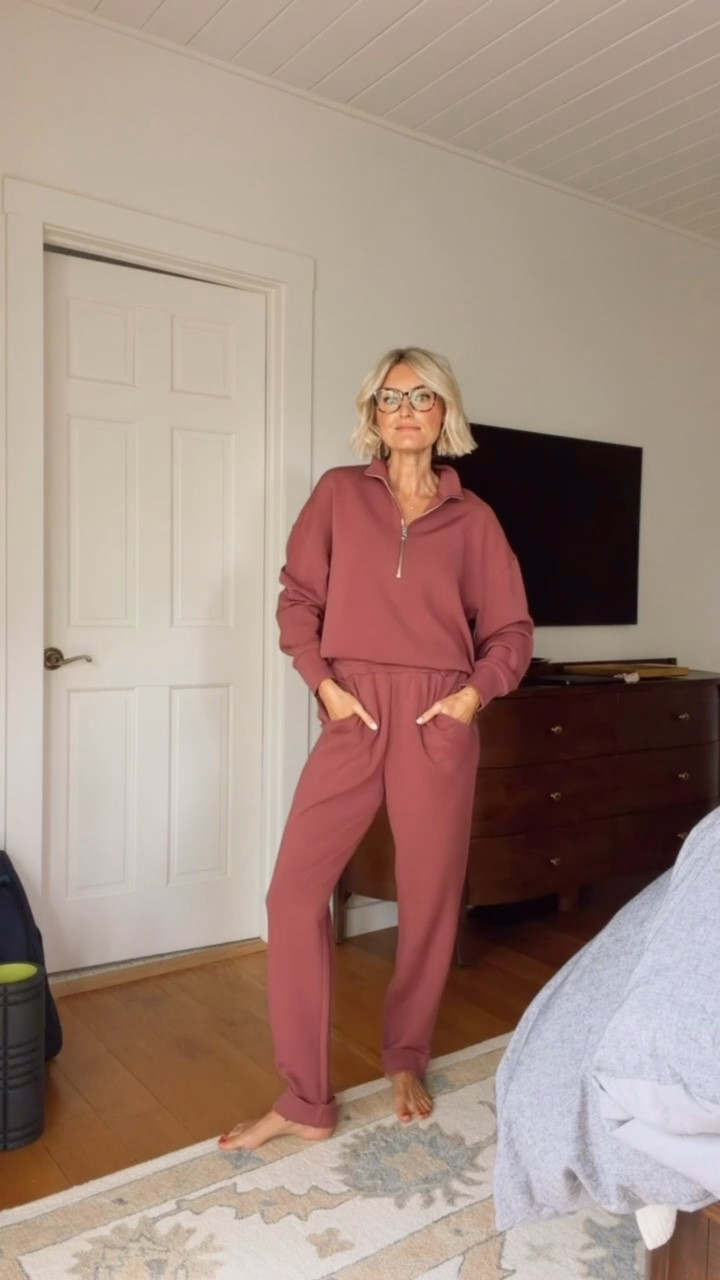 This is another set I just got in from @Varley ! I love this color so much, especially going into fall! This is just their classic pullover, and this is a new style of pant I’m trying! It also comes in two different in seam lengths! Wearing S in pullover & XS in shorts! #ad

Loverly Grey, Varley, loungewear, matching set, travel outfit

#LTKSeasonal #LTKTravel