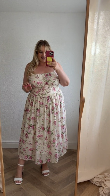 Blumenkleid 🌸

#amazon #amazonfashion #plussizefashion #curvy #kleid

#LTKdeutschland #LTKplussize #LTKkleider