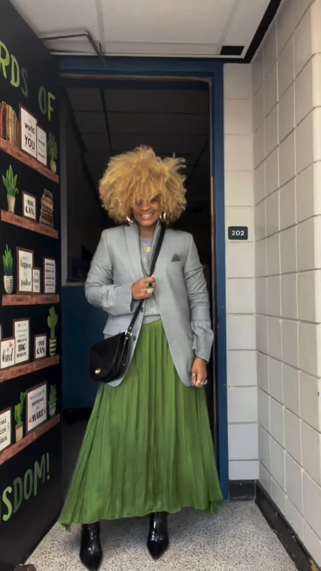 Embracing sweater weather in this gray and green combo! 🍃🧥 Cozy vibes and cool colors for the perfect autumn day. How are you styling your sweaters this season? 🍂💚 

Comment SHOP for similar leek

#OOTD #sweaterweather #fallfashion #styleinspo #teachersofinstagram  #genx  #curlygirl 

Blazer: @macys
Sweater: @jcrew
Skirt: @zara
Boots: @schutz
Bag: made in Italy 🇮🇹

#LTKFindsUnder100 #LTKFindsUnder50 #LTKWorkwear