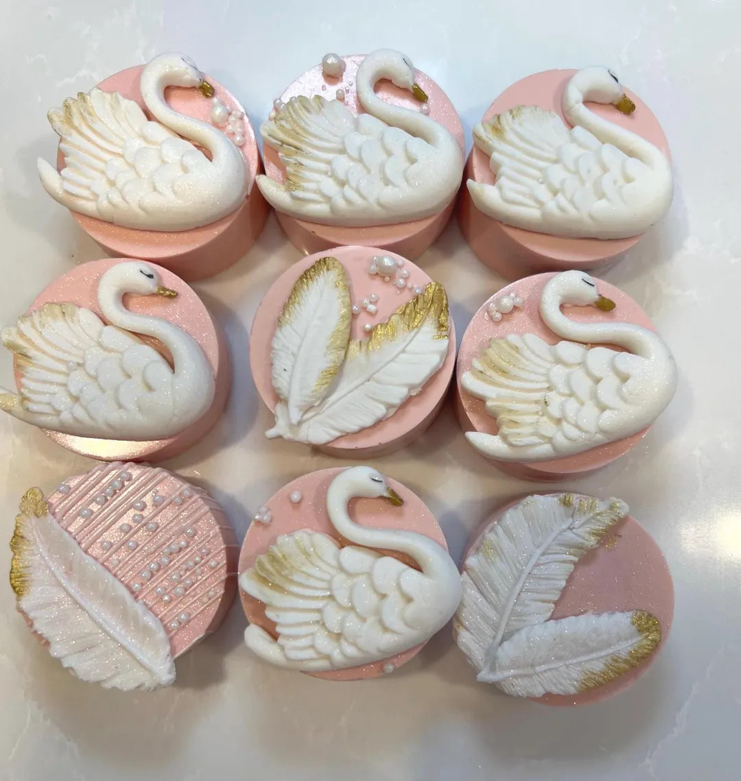 Swan-themed Chocolate Covered Oreos: Luxury Treats Perfect for Baby Showers, Gender Reveals, Firs... | Etsy (US)