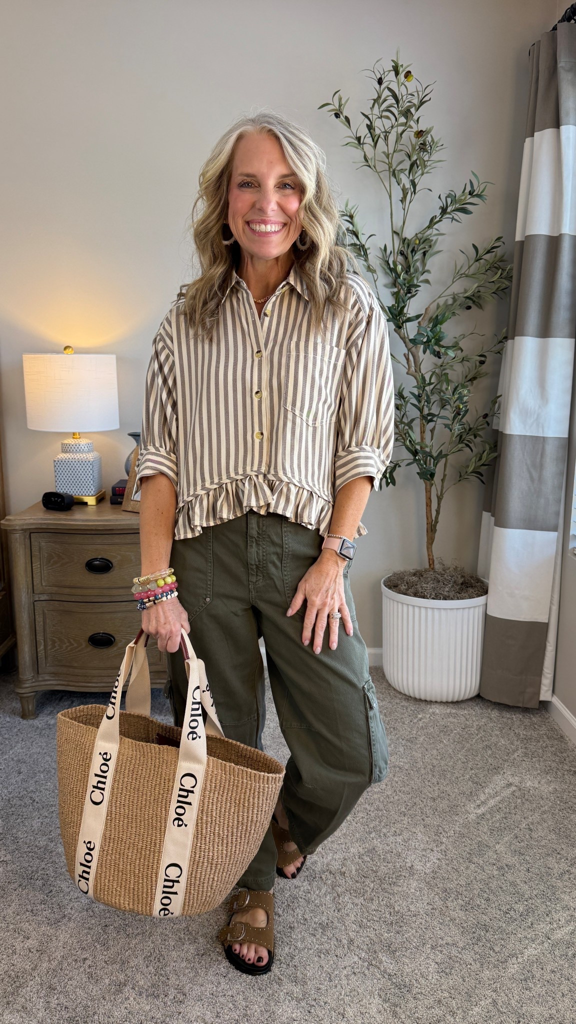 Super cute cargo pants with a slight barrel and utility pockets. Use code F4_LISA20 on sandals 

#LTKSaleAlert #LTKootd #LTKOver40