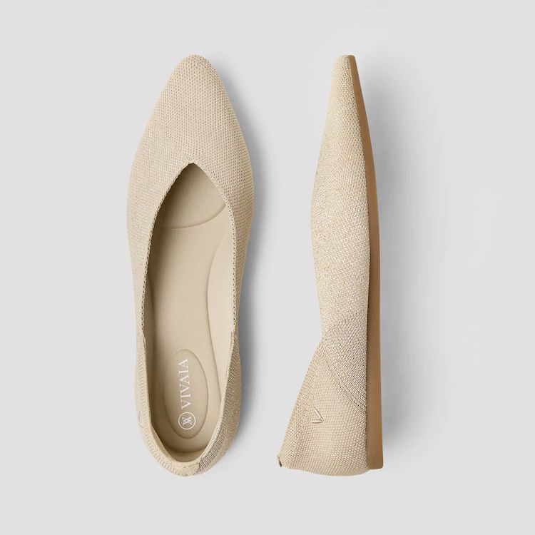 Pointed-Toe V-Cut Flats | VIVAIA