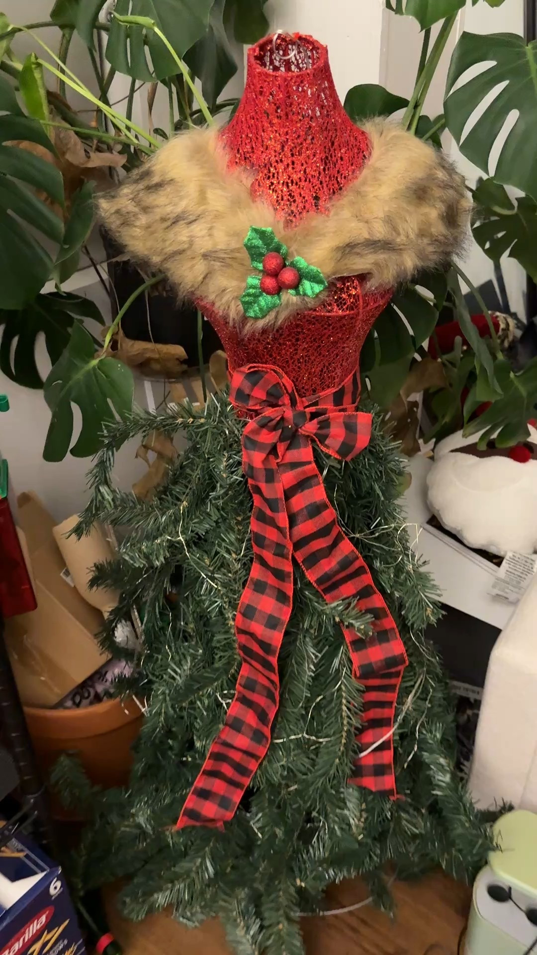 ✨ 14 Fridays Until Christmas ✨
Curating the holidays early this year. I pulled out my storage finds, including my very stylish mannequin tree—small but mighty, and always a moment. 💃🎄

Thinking about upgrading? The Lowe’s tree I’ve been eyeing (and linked first) sells out every single year… usually because I wait too long. 🙃

🎄 Pro tip: Pull your décor now. The best pieces always go first, and when you style early, you actually get to enjoy the season instead of scrambling at the last minute.

So tell me—are you team decorate early or team after Thanksgiving?

❤️ Christmas, holiday, holiday decor, Christmas tree, festive, seasonal ❤️

#LTKSeasonal