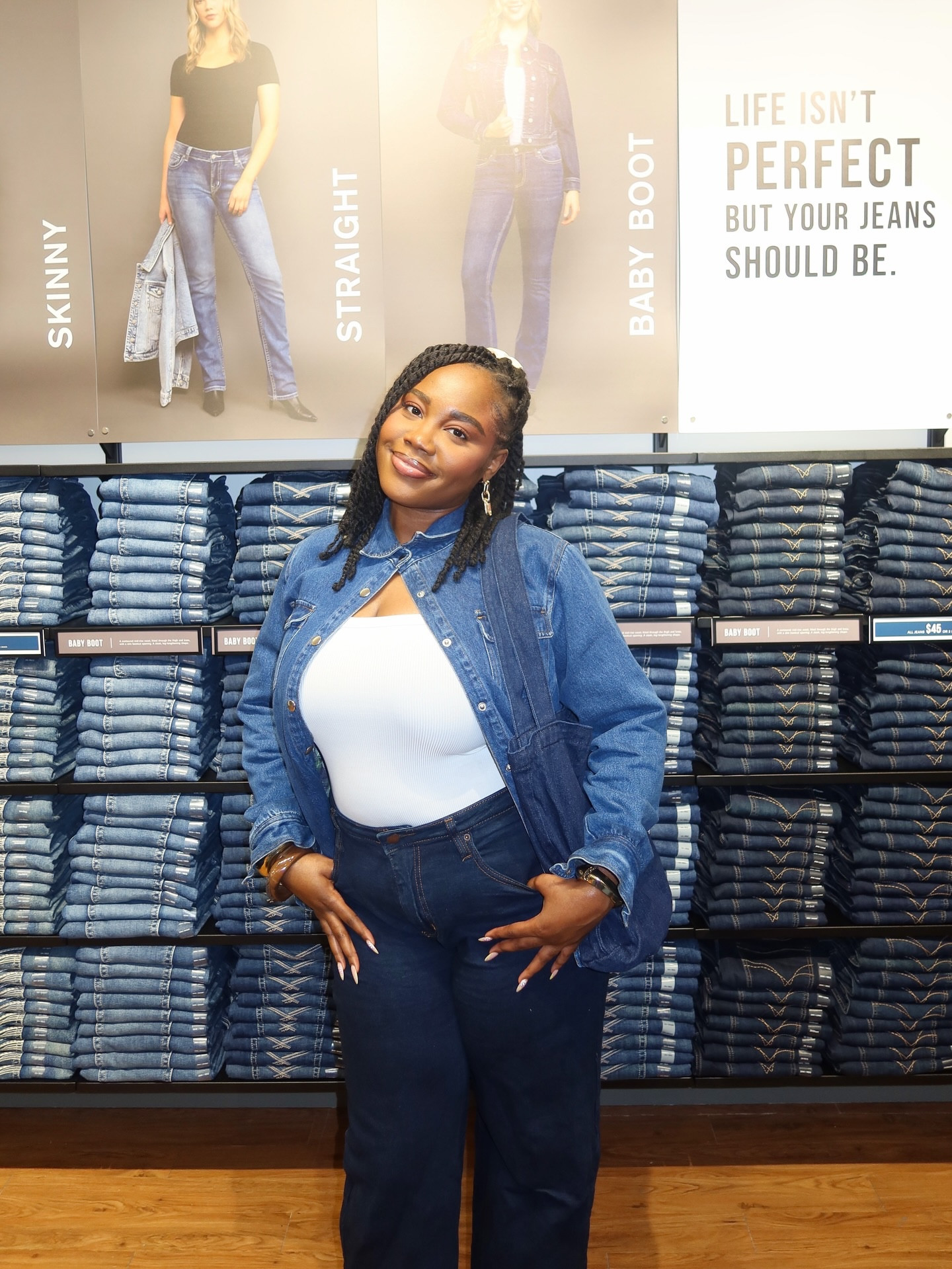 I got to experience my very first in-store shopping experience 🥹🙏🏽 and once I knew the theme was denim, i knew i needed a basic wardrobe staple - a white tee 🎽 to bring my denim look together 🤍👖 #stylebyemmanuela 

#LTKcanada #LTKjeans #LTKstyletip