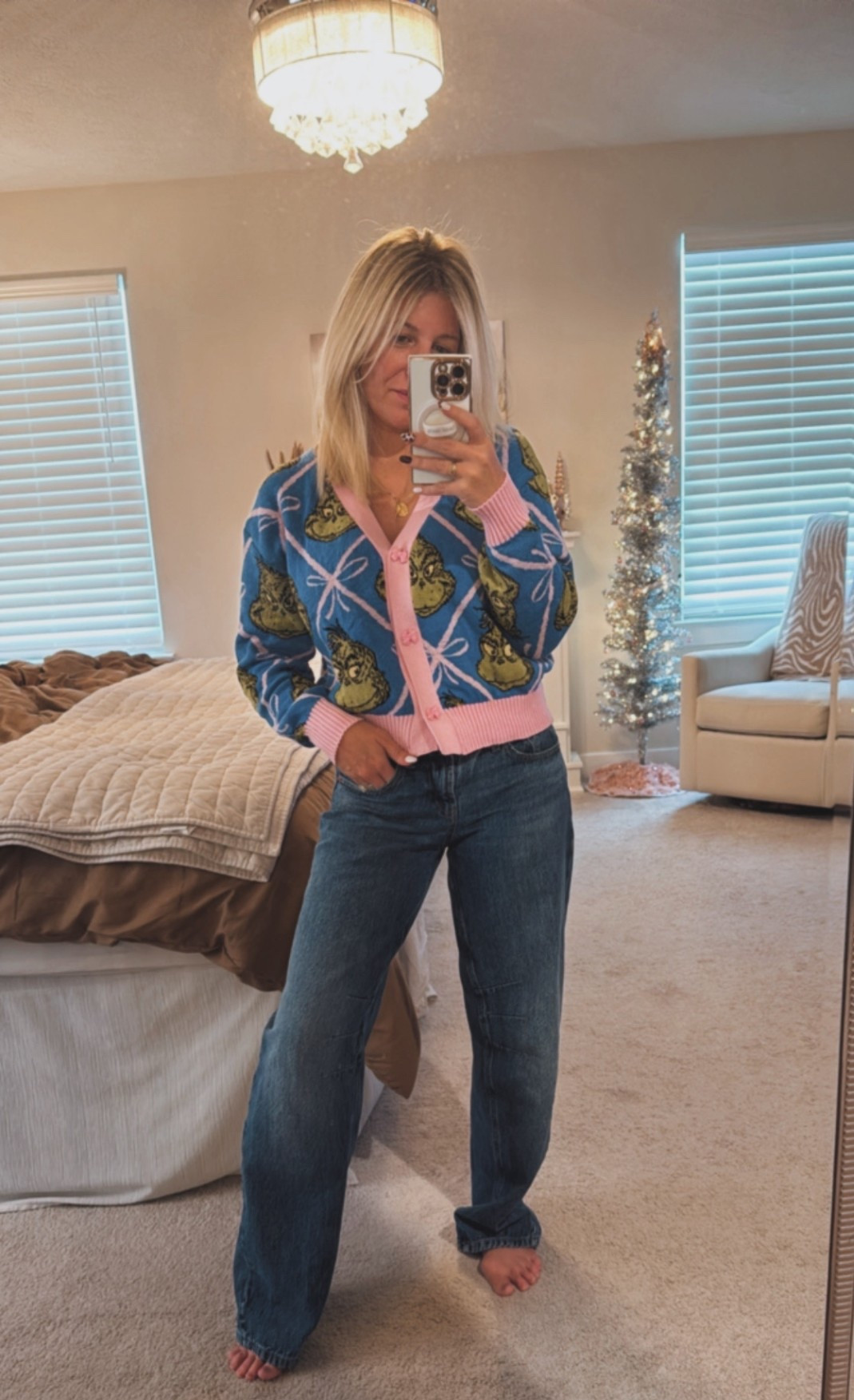 Cutest grinch sweater 🎄👌🏼♥️


#LTKmomlife #LTKHoliday #LTKSeasonal