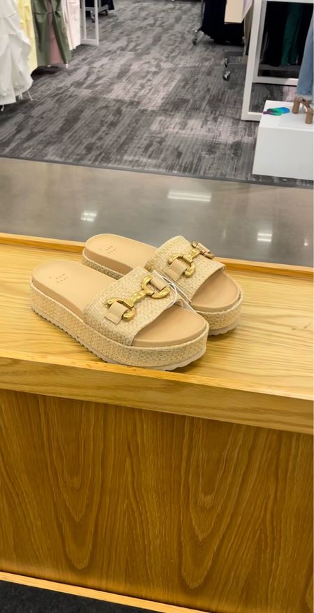 Platform slide sandals for less than $40. Love them! 🌸👌🏻

#LTKU #LTKfindsunder50 #LTKshoecrush