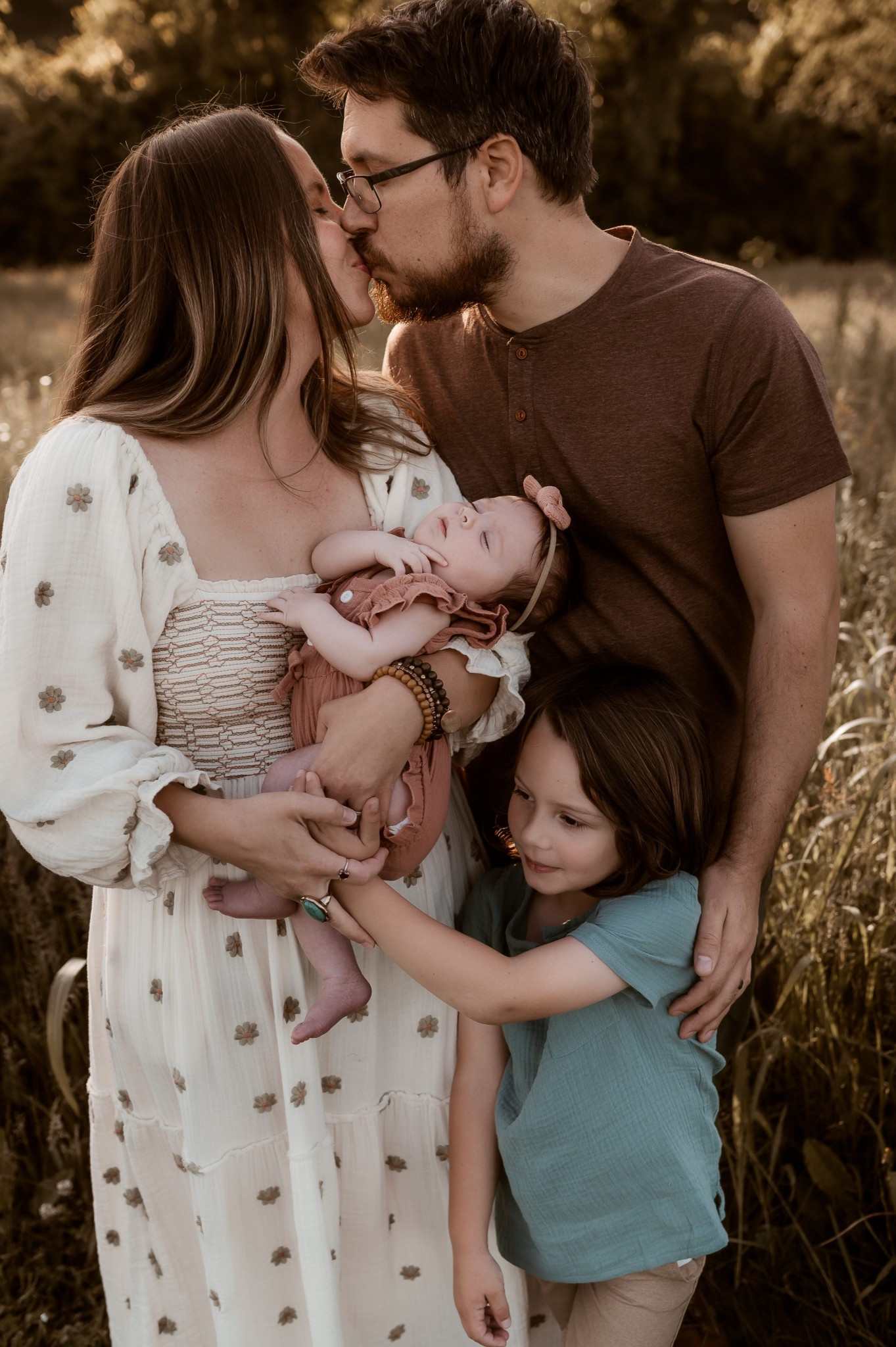 Loved styling this family session last summer. Sharing here because it’s a good one and you can get the full look for less on Amazon (linking the dupe version of this dress!). ✨

#LTKStyleTip #LTKSeasonal #LTKFamily