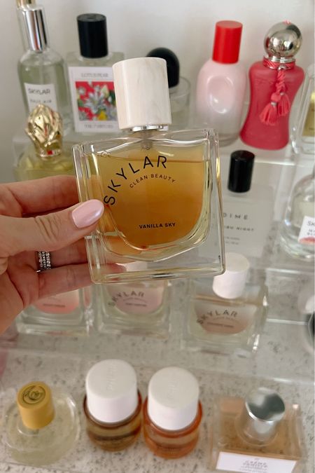 Obsessed with this scent! Perfect for fall

Vanilla perfume, skylar perfume, favorite perfume, fall scent, favorite scents, skylar beauty, clean perfume

#LTKBacktoSchool #LTKbeauty #LTKFind