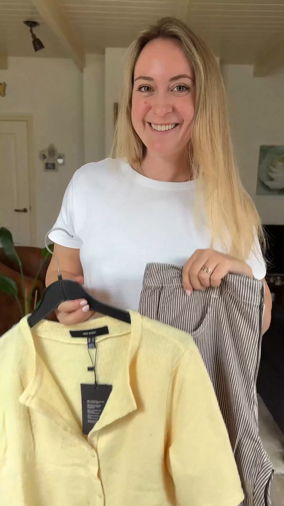 Butter yellow cardigan 

#LTKstyletip #LTKspring #LTKbag