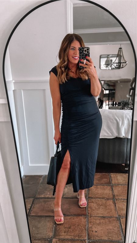 Long ponte knit side split maxi dress from gibsonlook

Super flattering dress, that you can dress down with a denim jacket and sneakers or dress up with heels and a blazer.

Save 10% off your purchase with my code  DELPHAJEWEL10

#gibsonlook #blackdress #vacationdress


#LTKstyletip #LTKworkwear #LTKover40