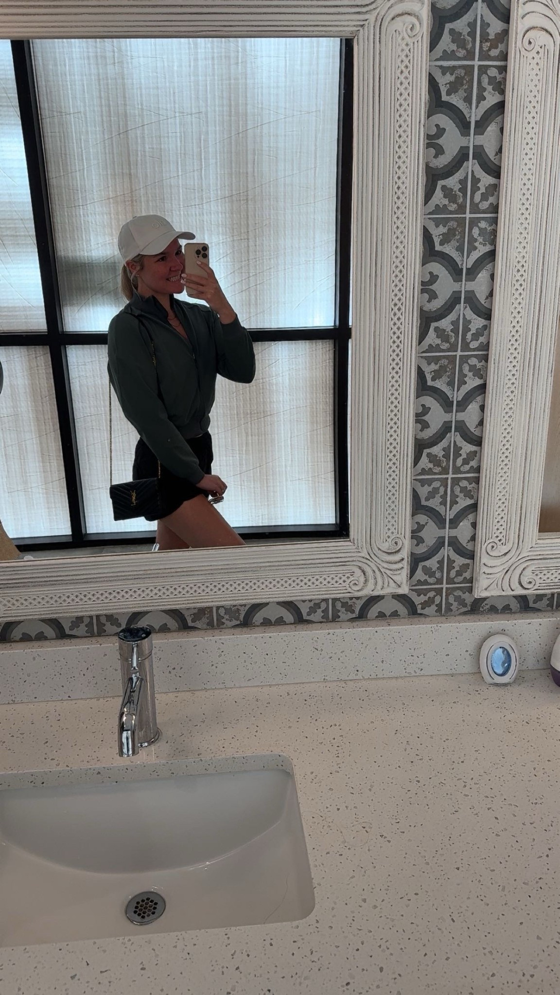 Love this comfy outfit for a laid back weekend! 

#LTKItBag #LTKActive #LTKFindsUnder100