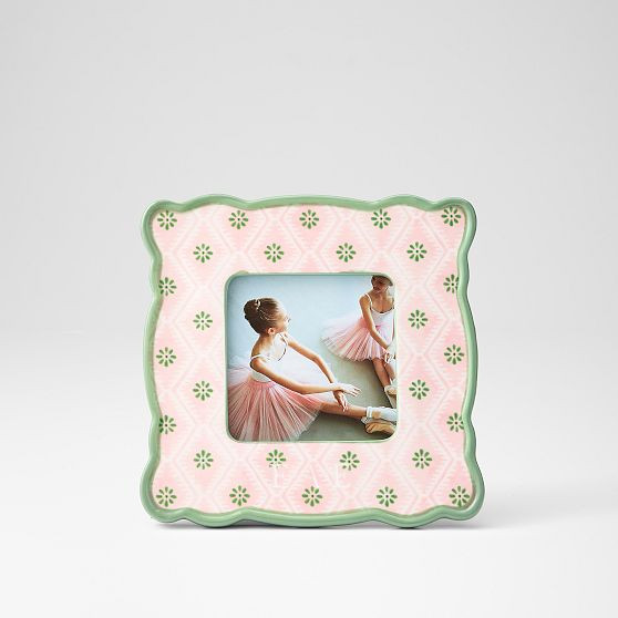 Sanderson Scalloped Ceramic Picture Frame | Mark and Graham