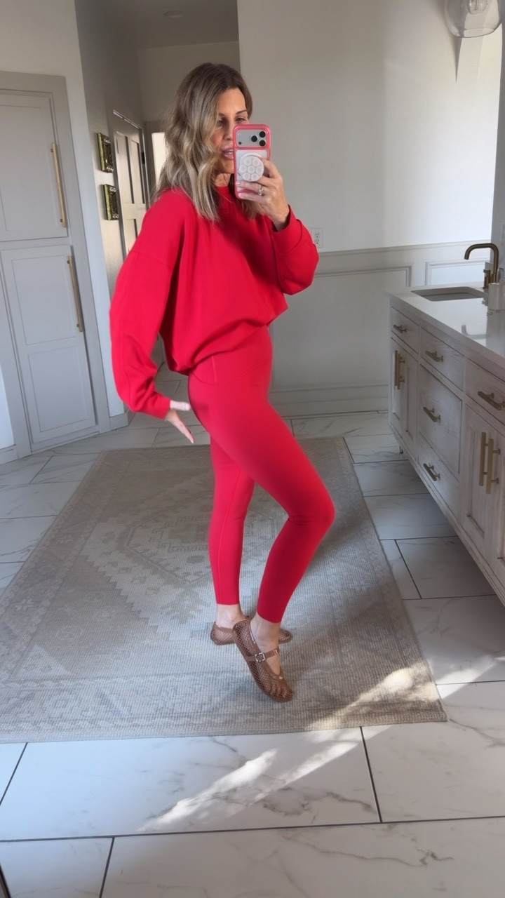 Spanxshape booty boost designed to lift your booty for the best rear view. Breathable, sweet-wicking & quick-drying
I’m in my true size small color red 7/8 Length and small top—last day of sale! Save with code LTK20 @Spanx

#LTKOver40 #LTKActive