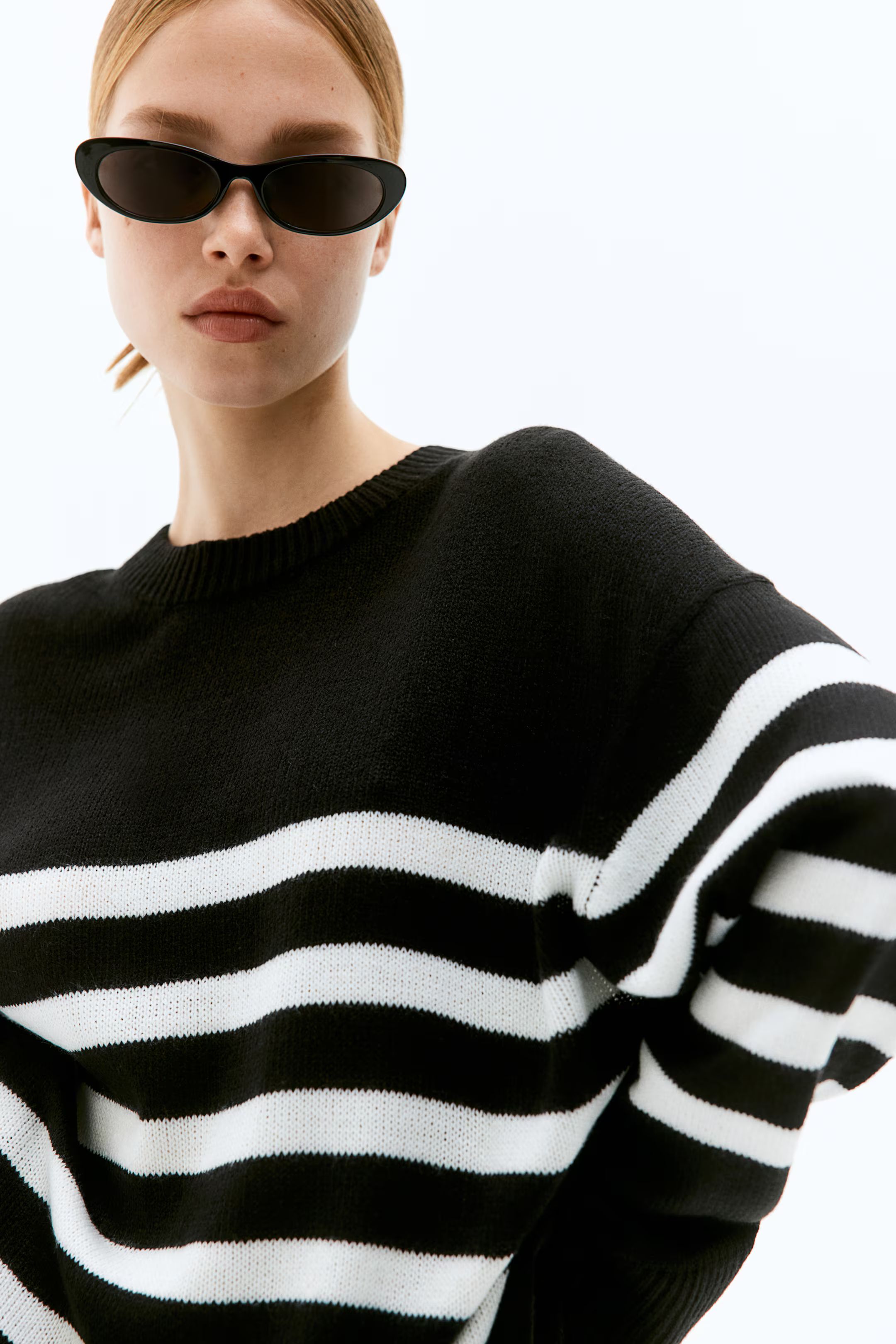 Jumper - Round neck - Extra long sleeve - Black/Striped - Ladies | H&M GB | H&M (UK, MY, IN, SG, PH, TW, HK)