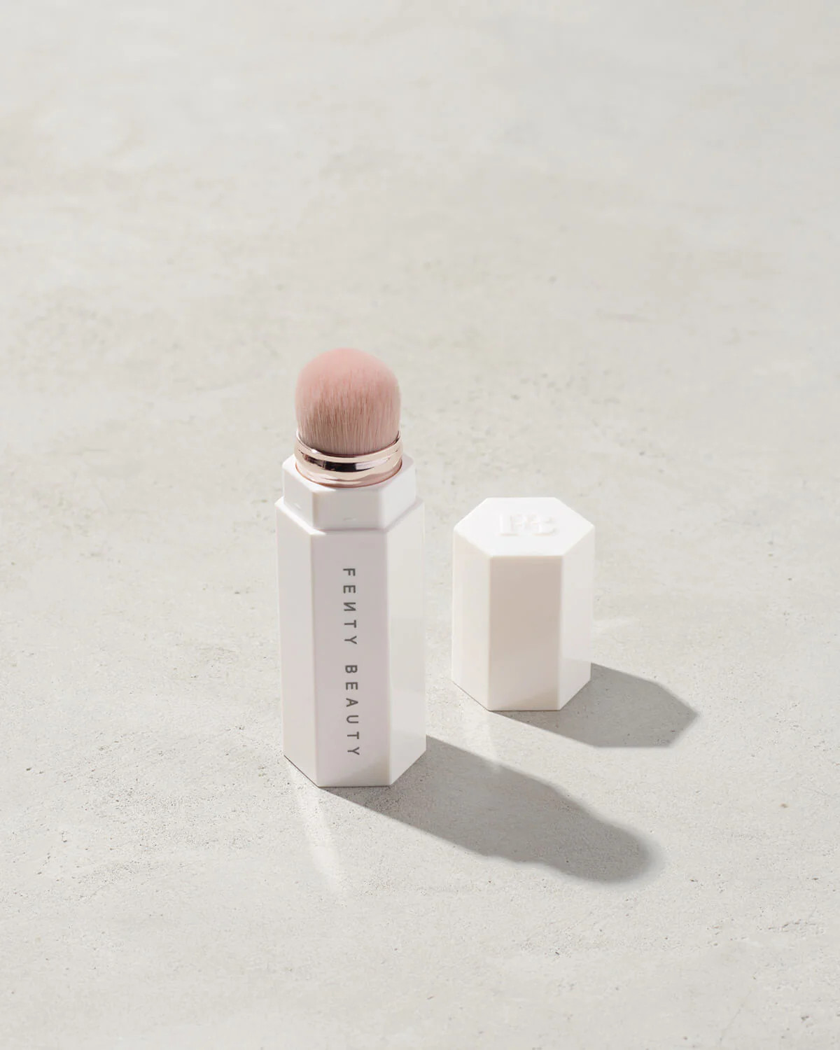 Portable Contour & Concealer Brush 150 | Fenty Beauty