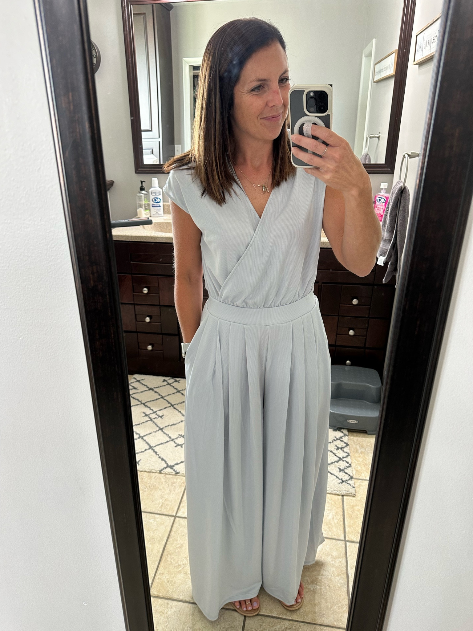 Halara
Cap Sleeve Jumpsuit…size down one

#halara