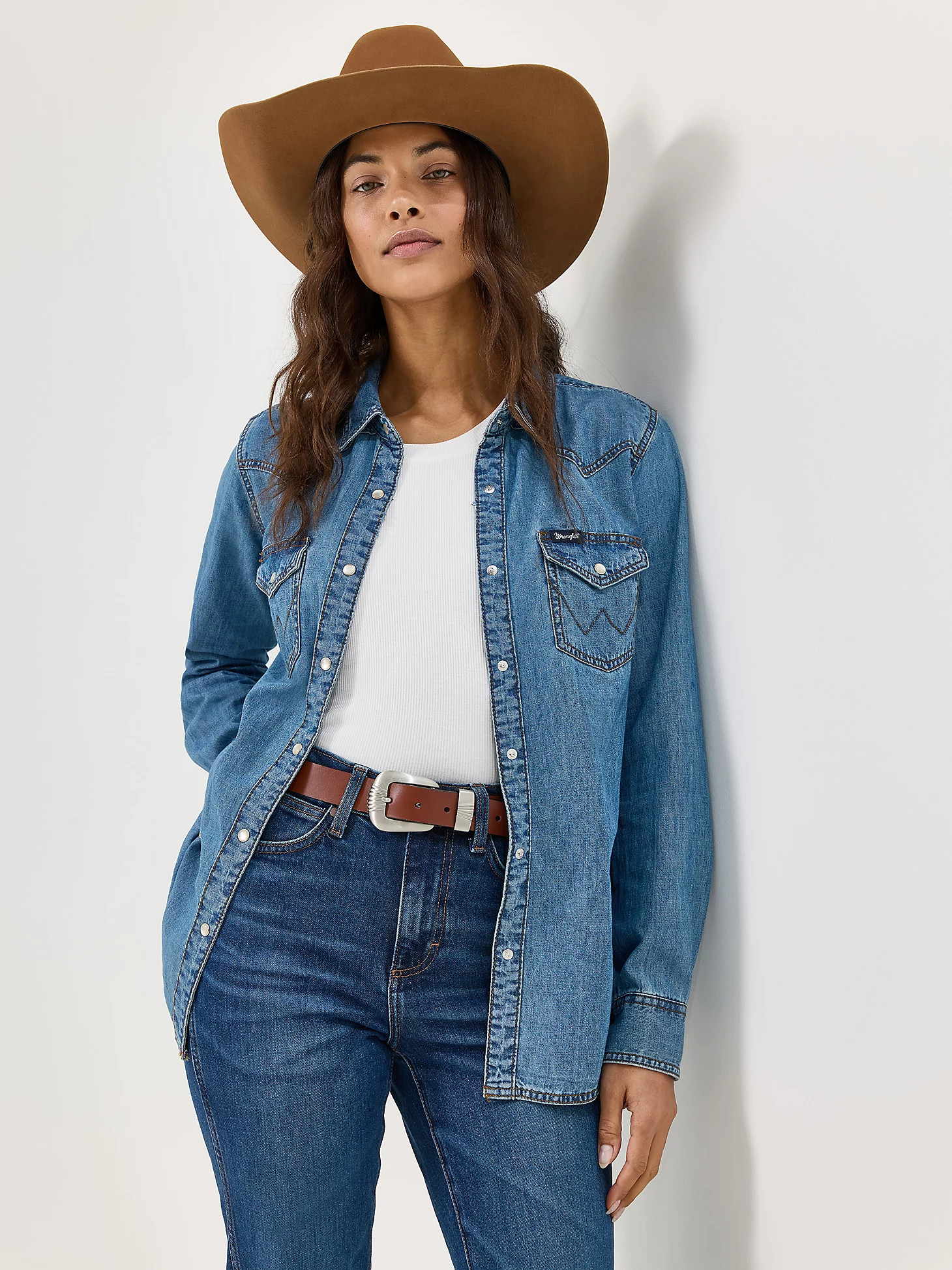 Women's Long Sleeve Western Snap Denim Shirt in Mid Denim | Wrangler