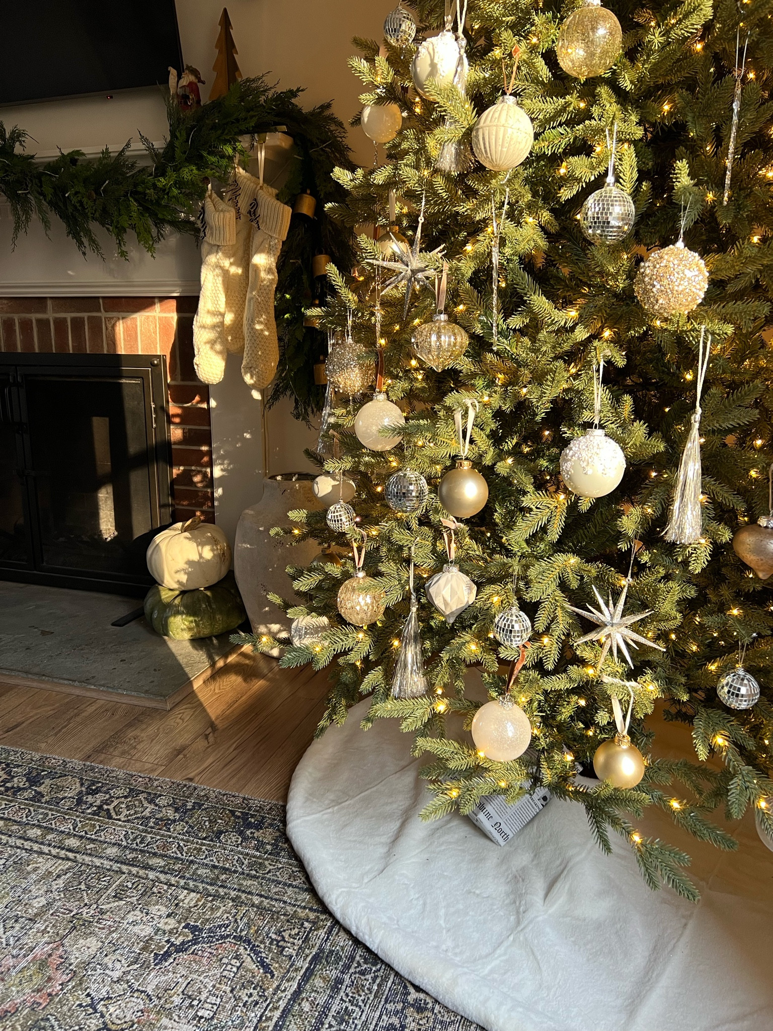 Boujee on a budget tree decorating ✨

#LTKSeasonal #LTKHoliday #LTKHome