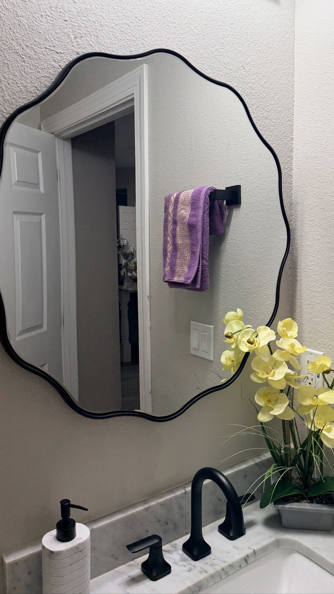 Upgraded the bathroom hardware all from @lowes I like how it looks likes now, all links attached #bathroomhardware #bathroomideas

#LTKU #LTKHome