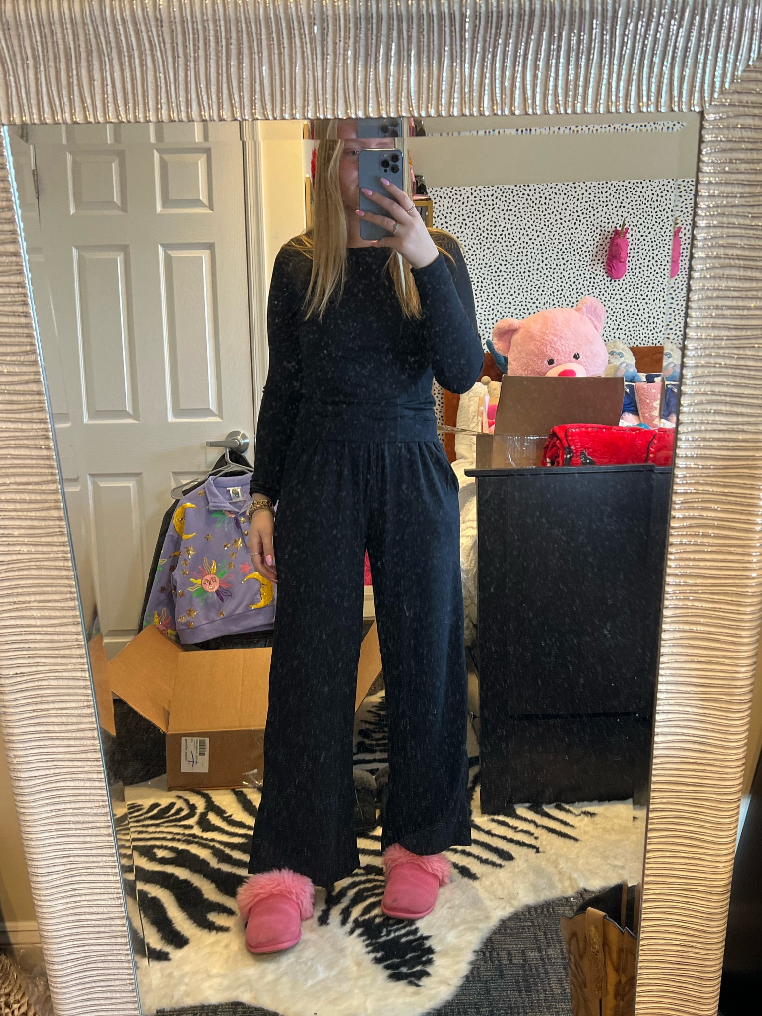 New Parade cozy set 🎪 use code kathryn.wainright for $$$ off!!!

#LTKstyletip #LTKunder100 #LTKfit