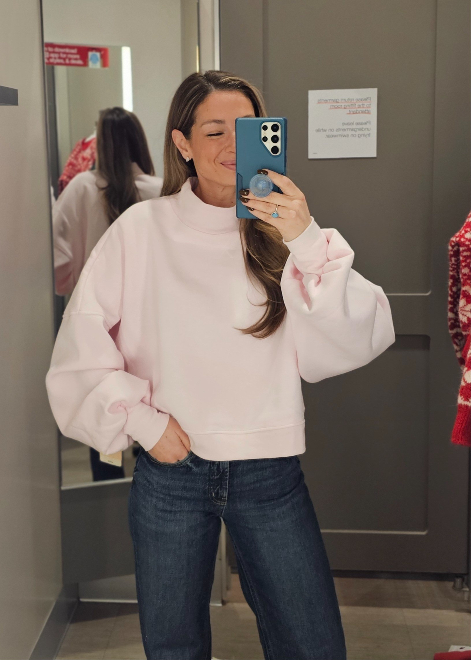 Mockneck sweatshirt of my dreams !!! Wearing a small.

#LTKootd