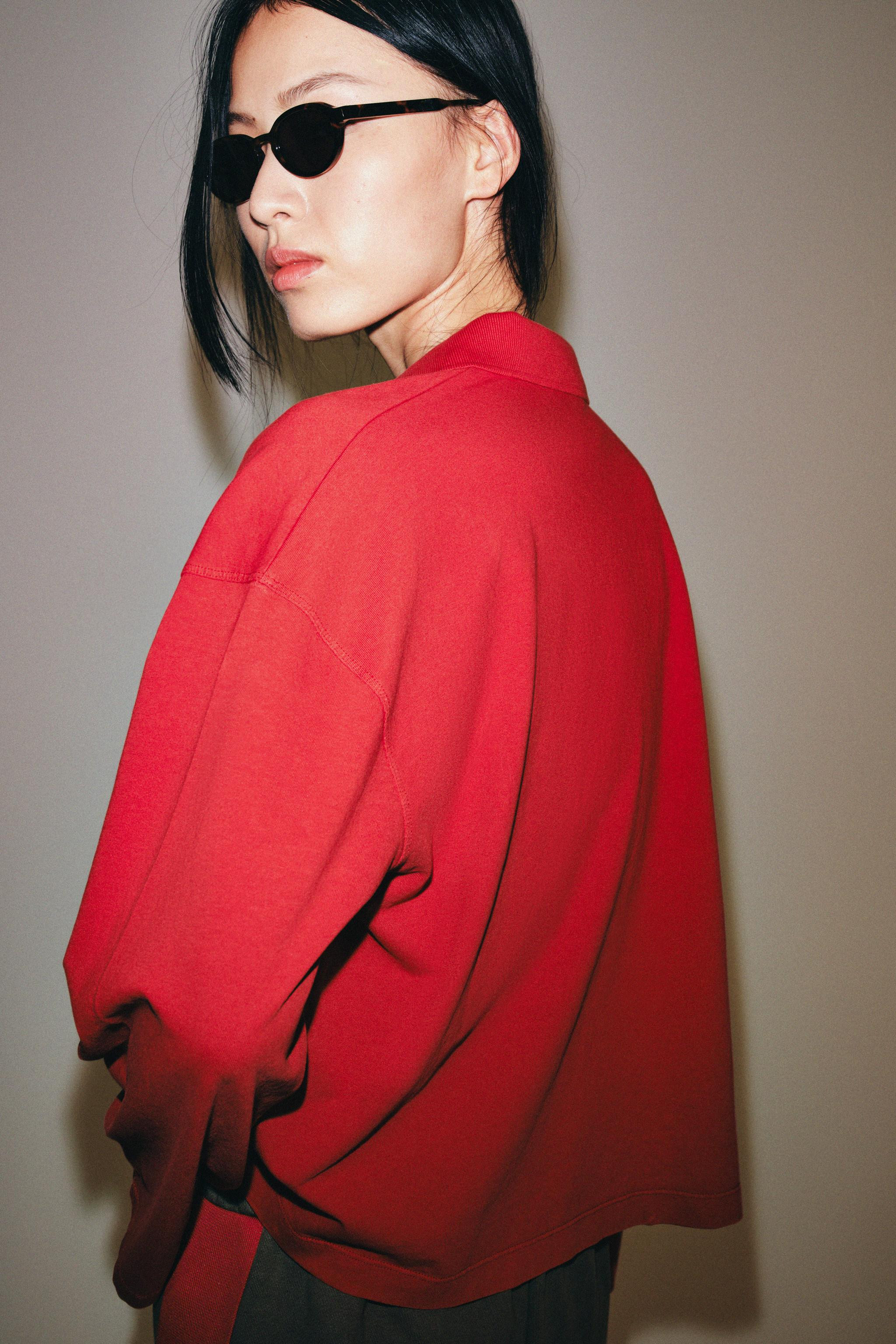 Model height: 177 cmPolo shirt crafted from cotton yarn. Featuring a regular collar, long sleeves... | Zara UK