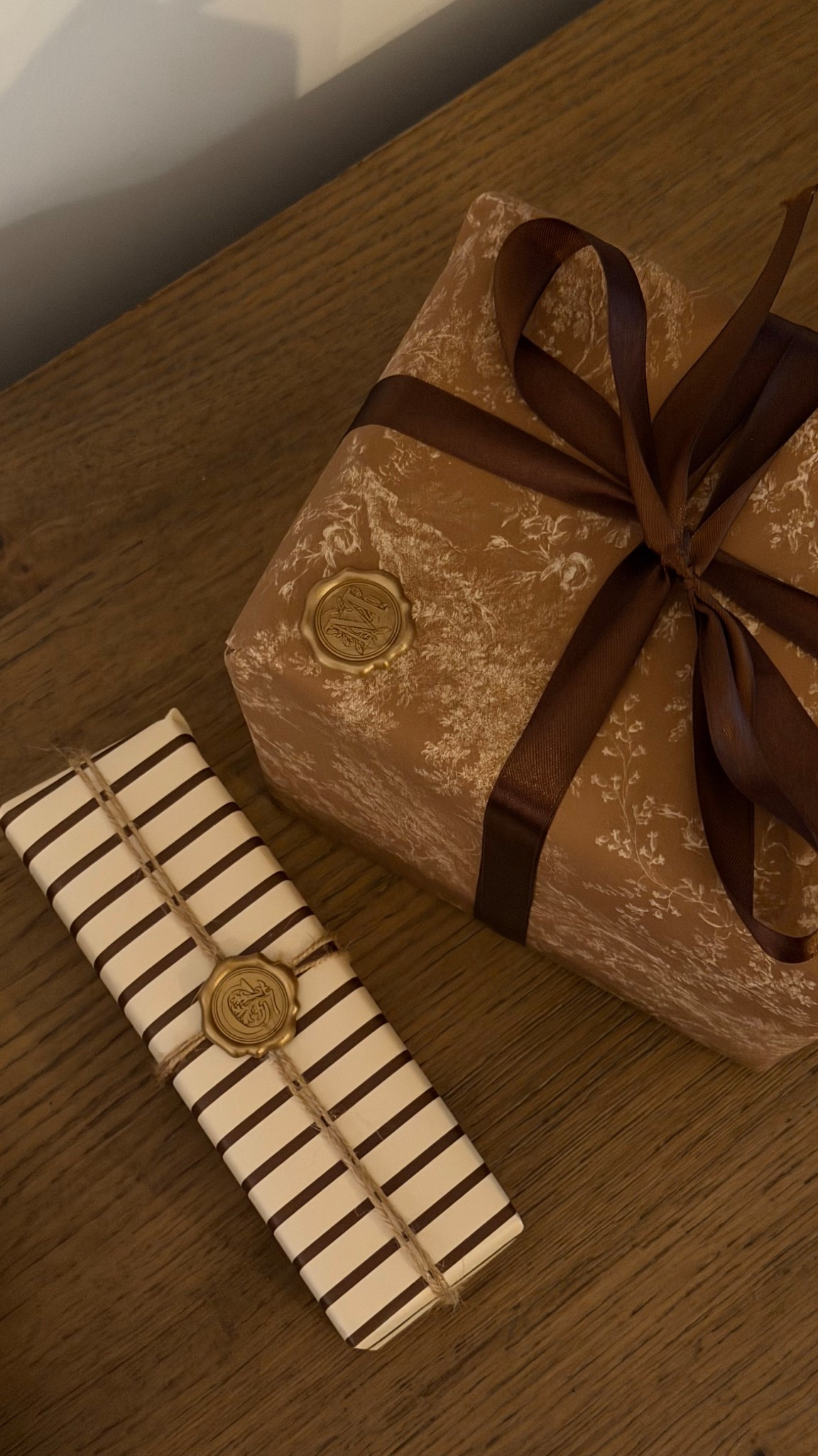 gift wrap details 

#LTKHome #LTKHoliday