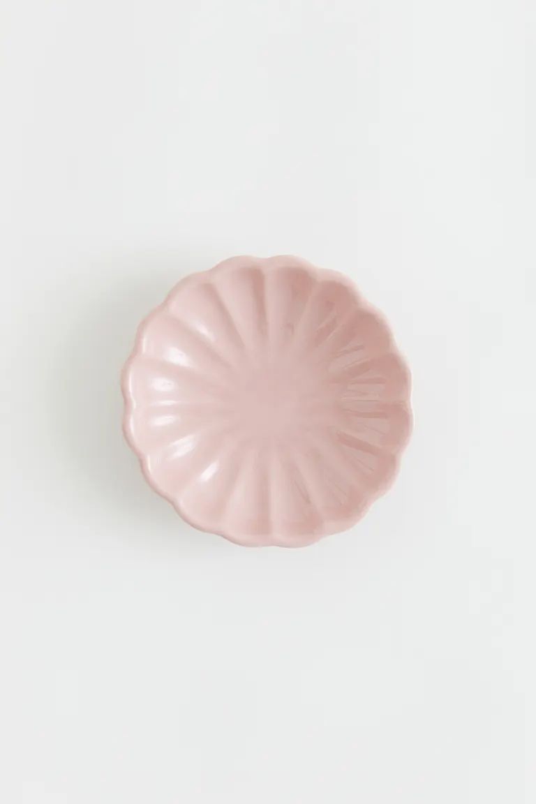 New ArrivalSmall porcelain dish with fluted edges. Height 3/4 in. Diameter 4 in.Weight200 gCompos... | H&M (US)