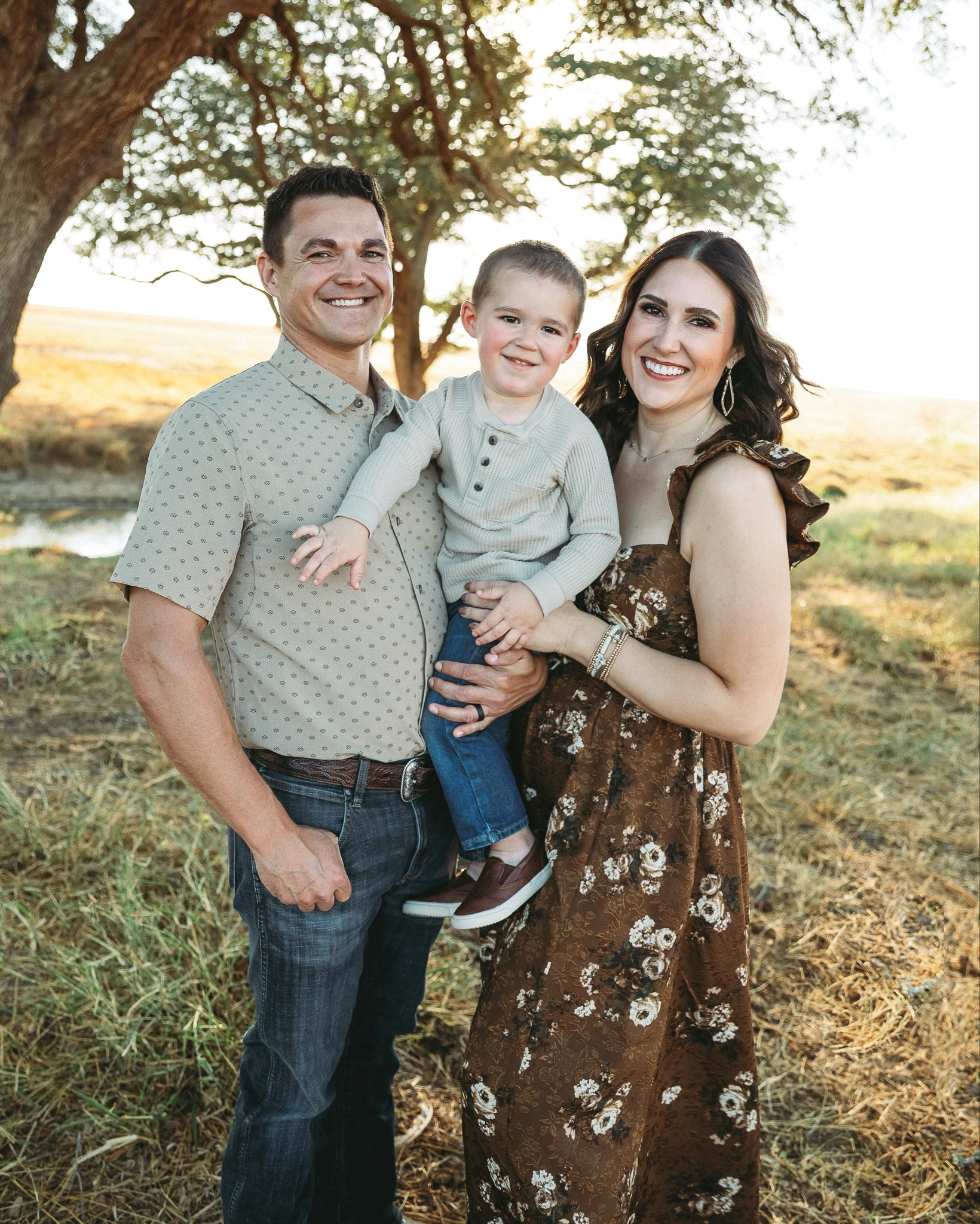 Happy Thanksgiving Everyone! 🦃🥧🍂 I’m thankful for so may things in my life, especially this family right here. 🤎 I hope everyone has a blessed day with full bellies and hearts! Love, The Kolodziej’s - Garett, Amy, and Kace (2 years) 

#familyphotos #thankful #thanksgiving #family #familyphotooutfits #fall2025 #grateful #thanksgivingstyle #thanksgiving2025 #gratefulforthiscrew 

#LTKKids #LTKMidsize #LTKHoliday