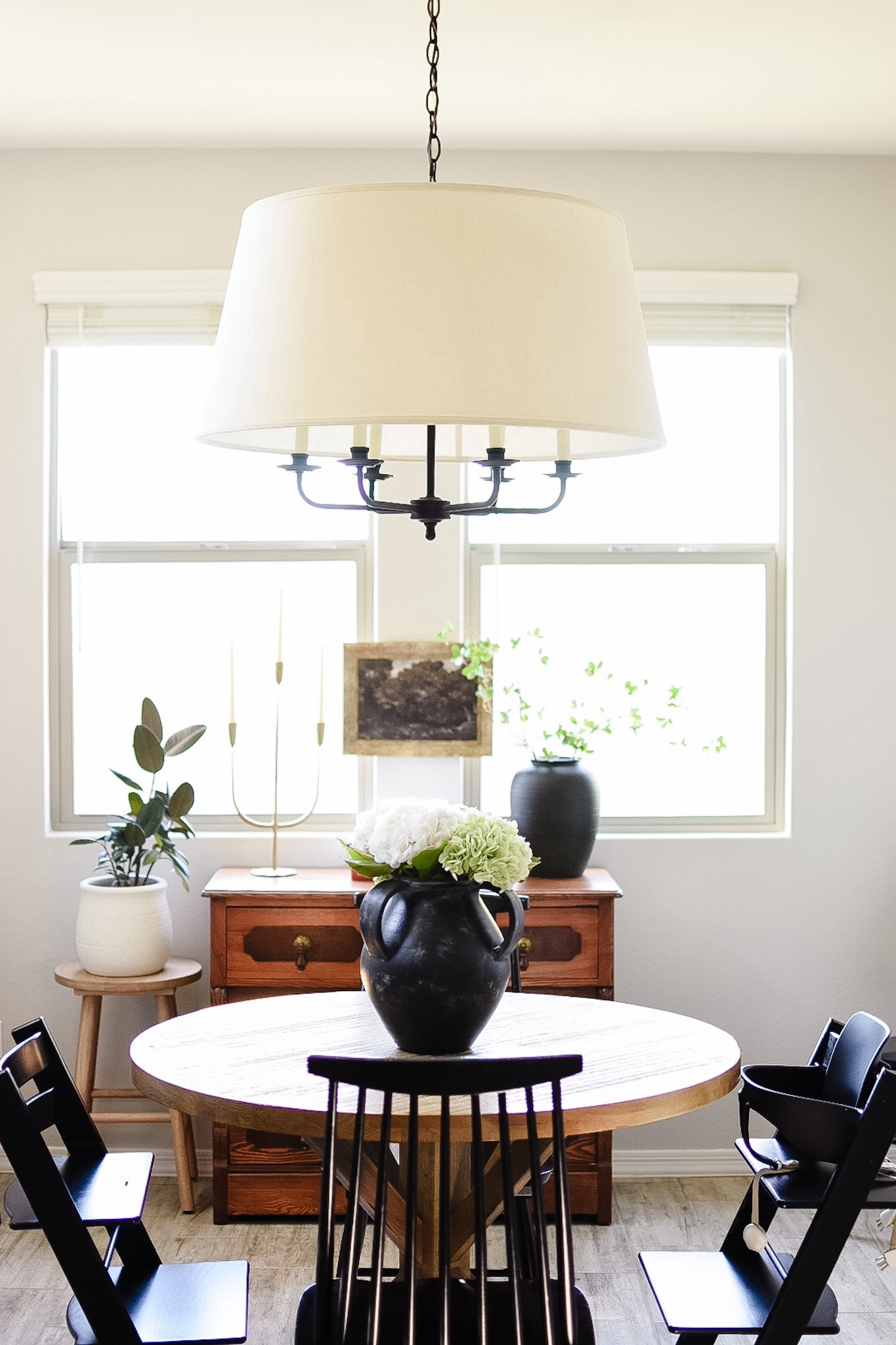 Loving this new chandelier in our dining nook! Also these hydrangeas from Amazon are so realistic! 

#LTKHome #LTKStyleTip