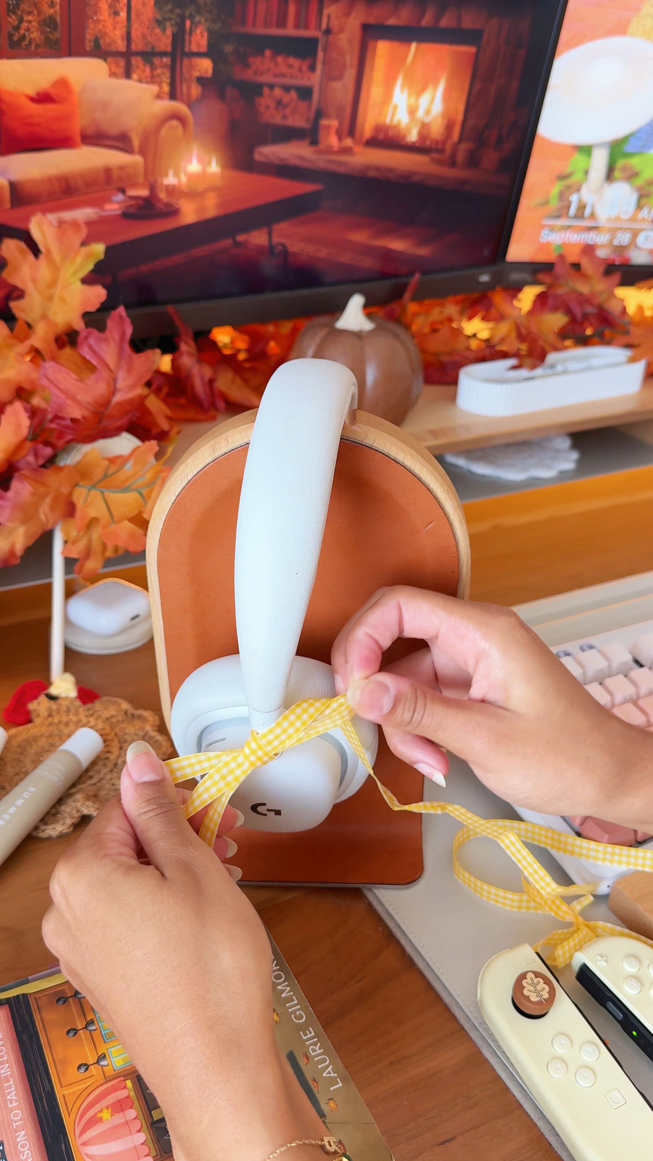 customizing the headphones for fall !🍂

#LTKVideo