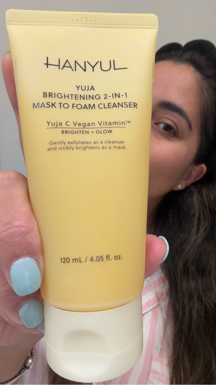 This 2-in-1 mask-to-foam cleanser is my secret to brighter, smoother skin without the extra effort. Find it at @sephora ✨ Packed with yuja (vitamin C), it boosts glow, evens tone, and leaves my face feeling fresh… not stripped. Mask + cleanser in one? Yes please. Instant radiance every time. #hanyul_partner #KoreanSkincare #Hanyul #SkinCare #GlowingSkin @hanyul_us