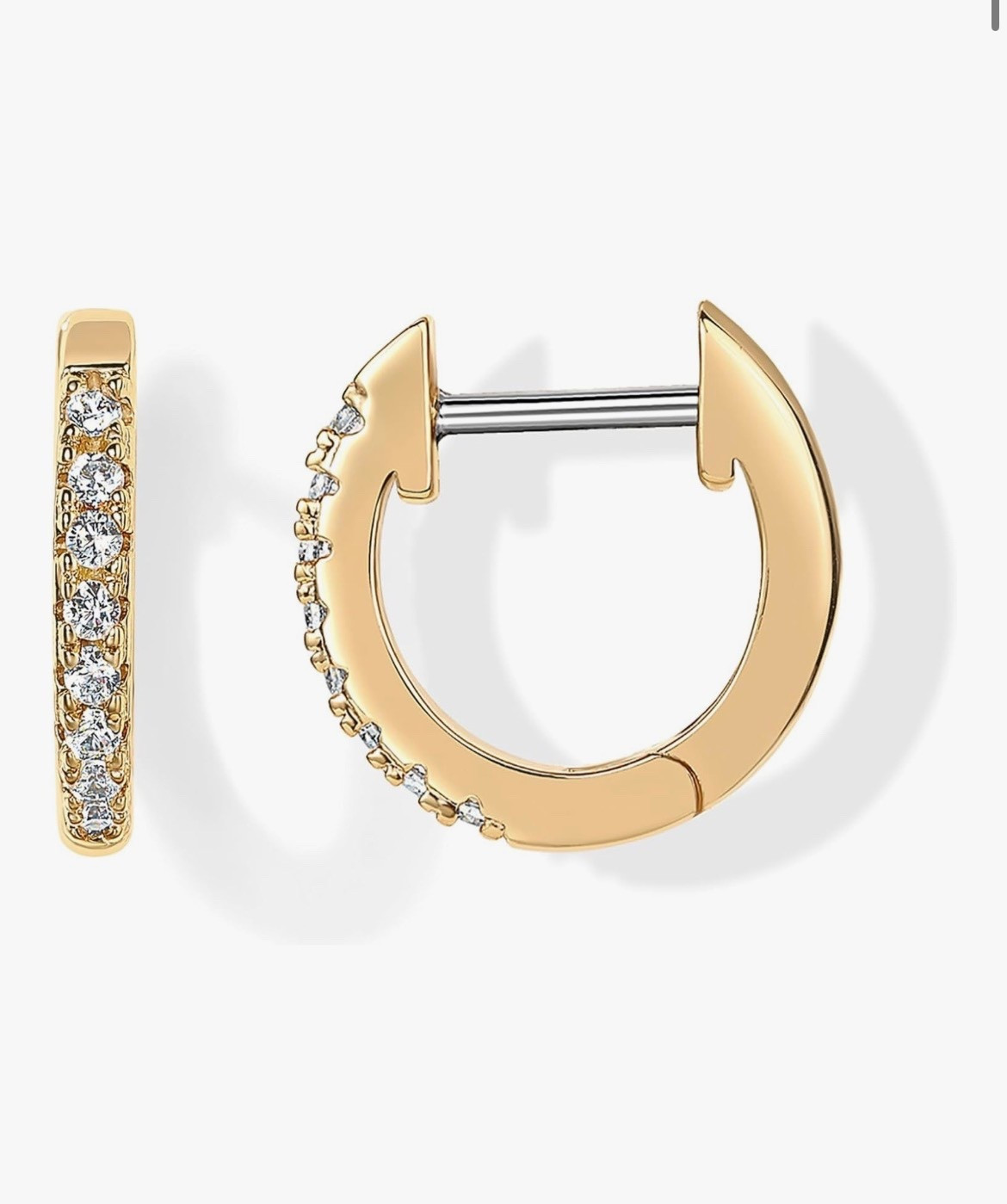 Favorite Amazon accessories! 

#momstyle
#everydayjewelry
#momapproved
#neutralstyle
#simpleaccessories
#amazonfinds
#everydayessentials